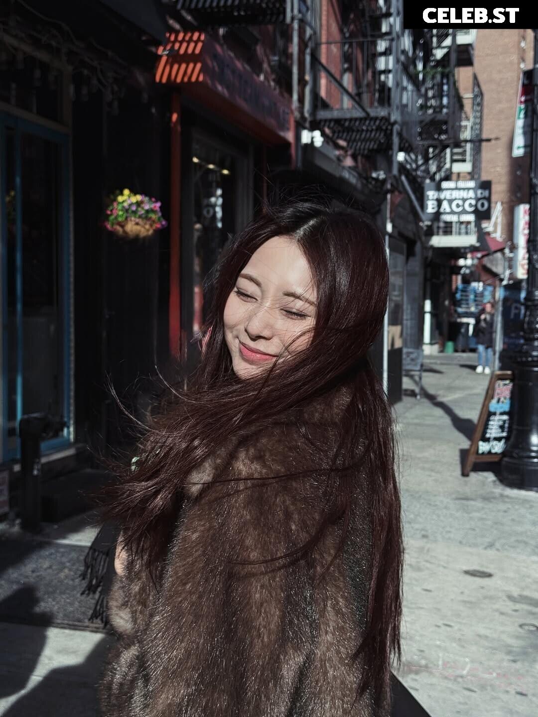 Tzuyu (Chiu Chú-jû) | Twice Image 22957309