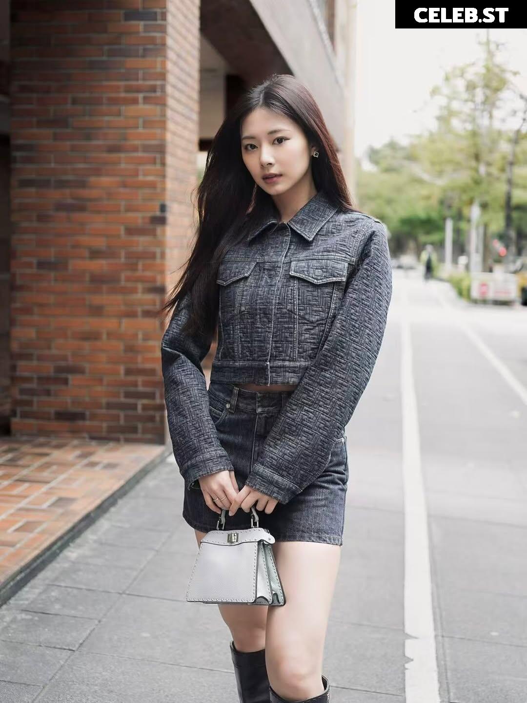Tzuyu (Chiu Chú-jû) | Twice Image 22957333