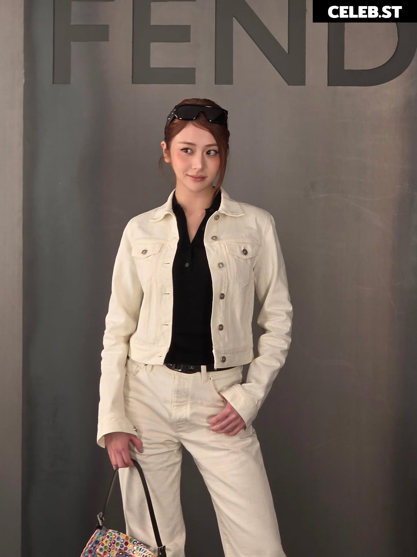 Huh Yunjin 허윤진 | LESSERAFIM Image 22956921