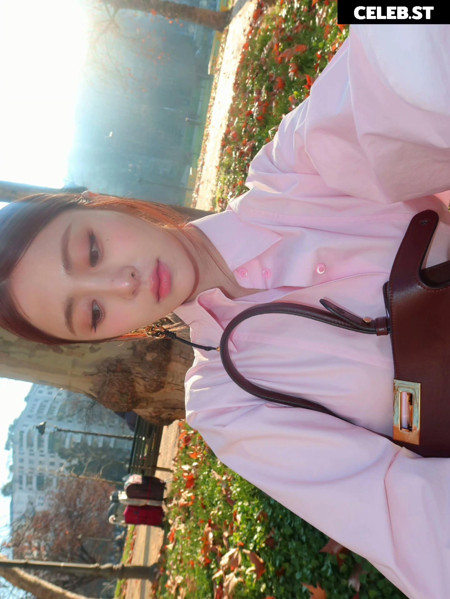Huh Yunjin 허윤진 | LESSERAFIM Image 22956902