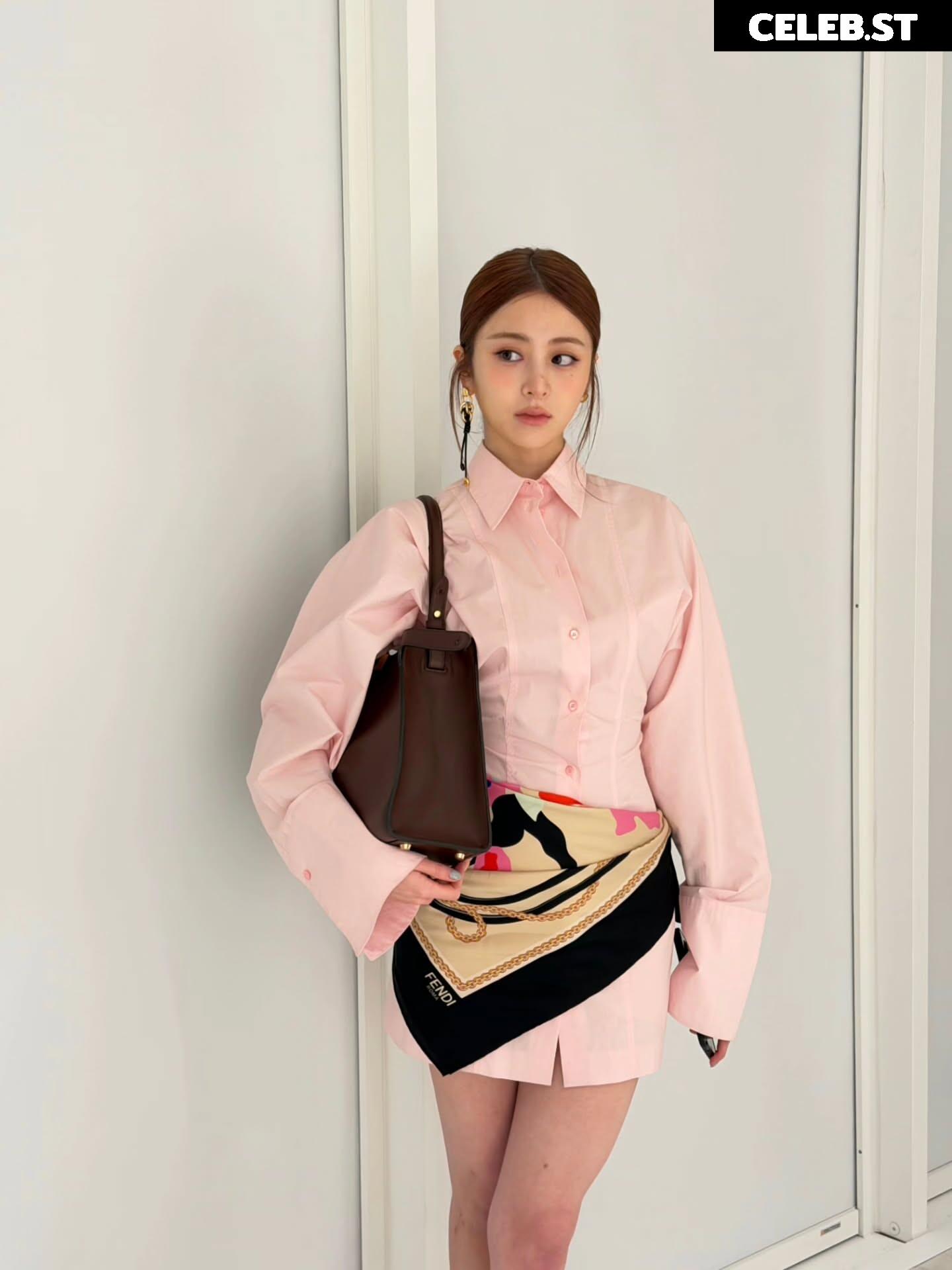 Huh Yunjin 허윤진 | LESSERAFIM Image 22956909