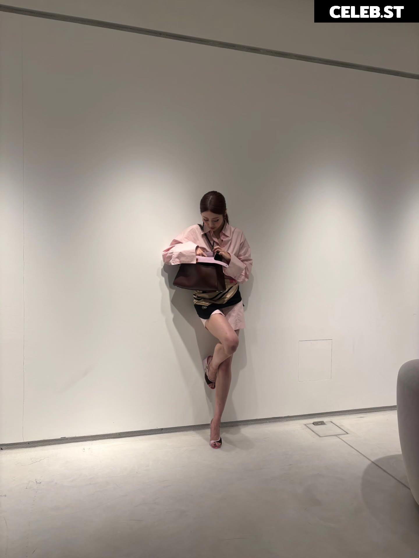 Huh Yunjin 허윤진 | LESSERAFIM Image 22956908