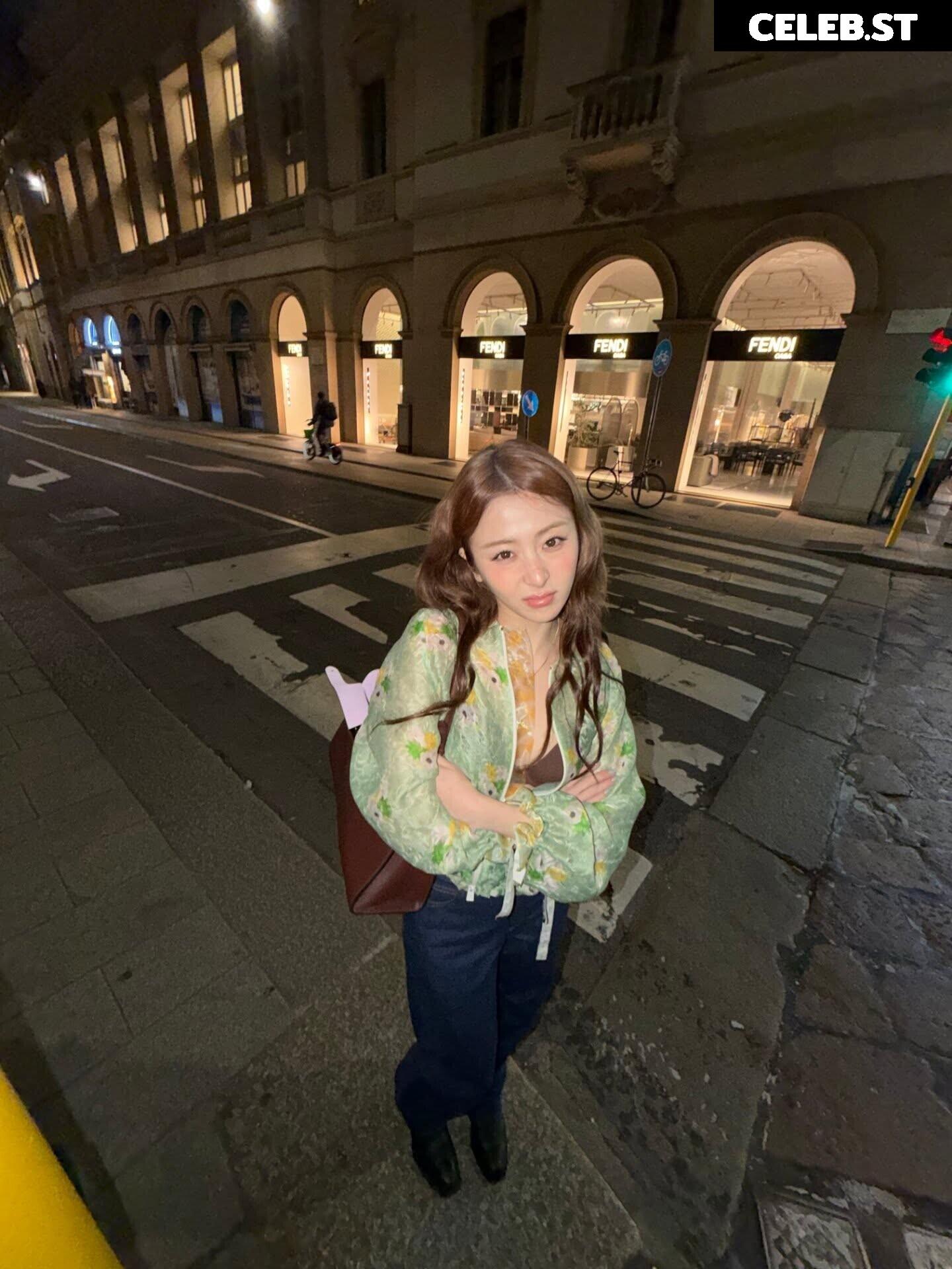 Huh Yunjin 허윤진 | LESSERAFIM Image 22956930