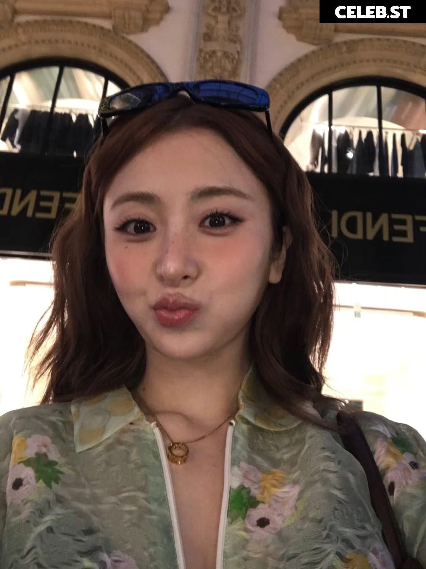 Huh Yunjin 허윤진 | LESSERAFIM Image 22956935