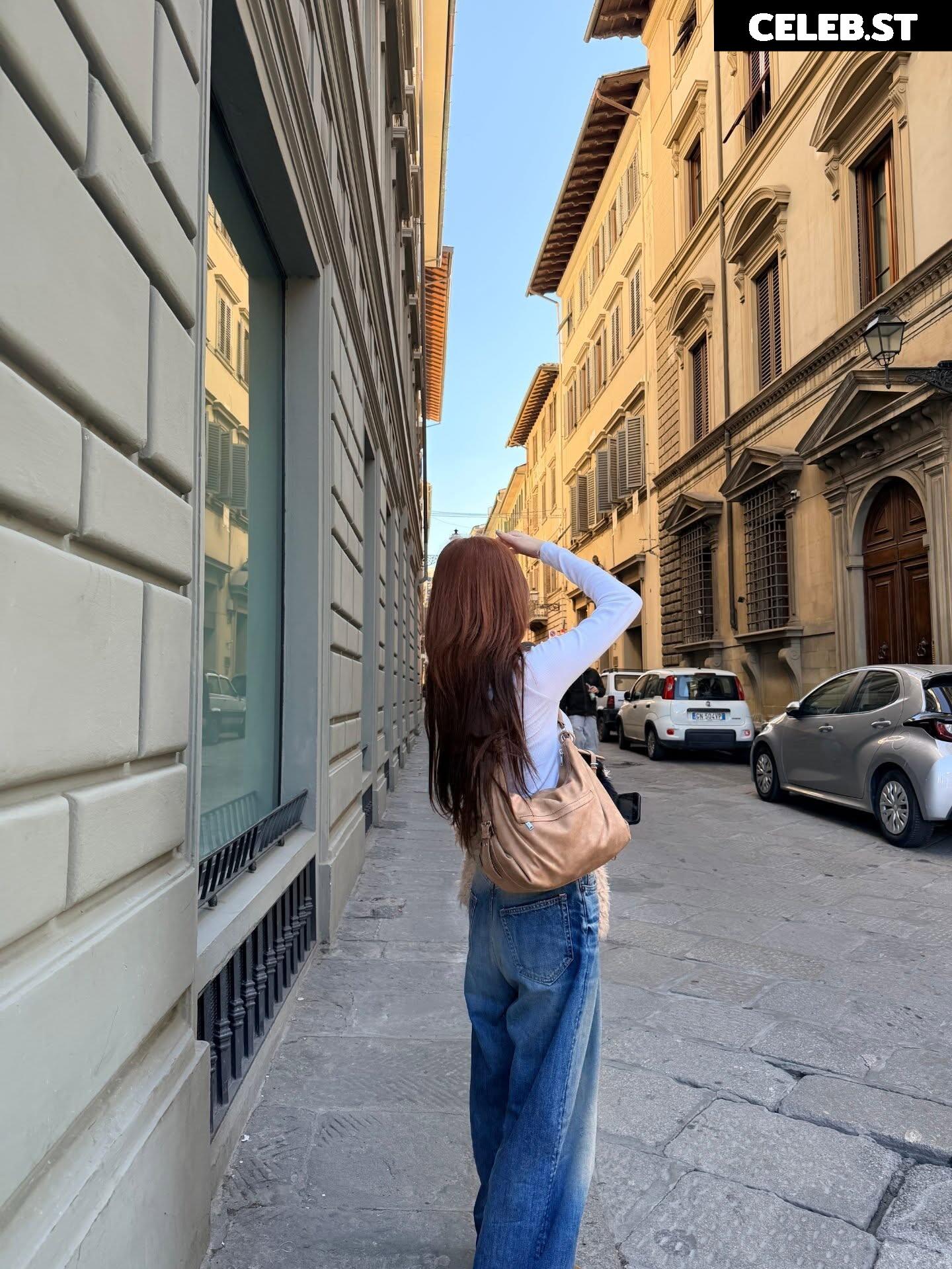 Huh Yunjin 허윤진 | LESSERAFIM Image 22956953