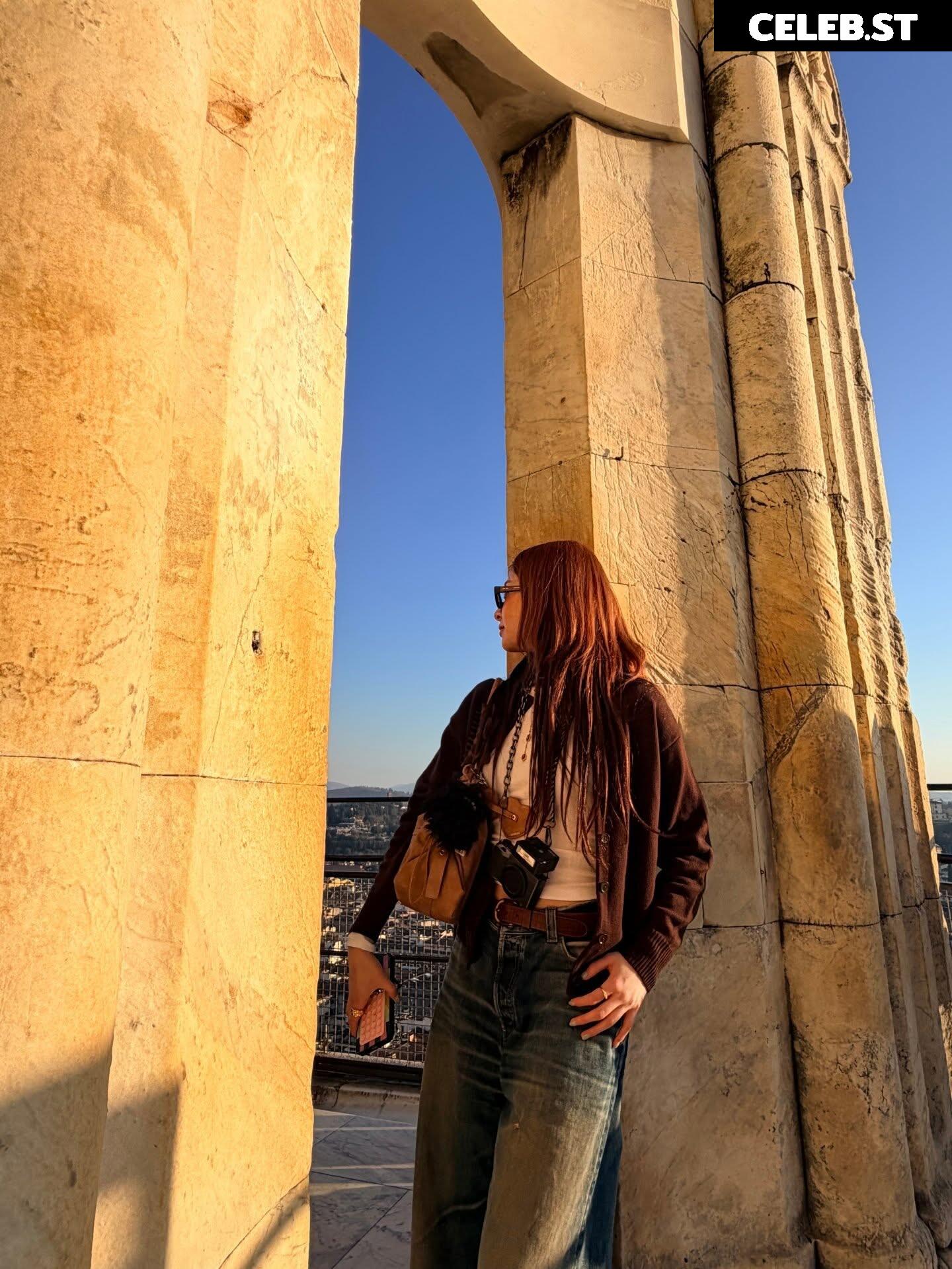 Huh Yunjin 허윤진 | LESSERAFIM Image 22956952