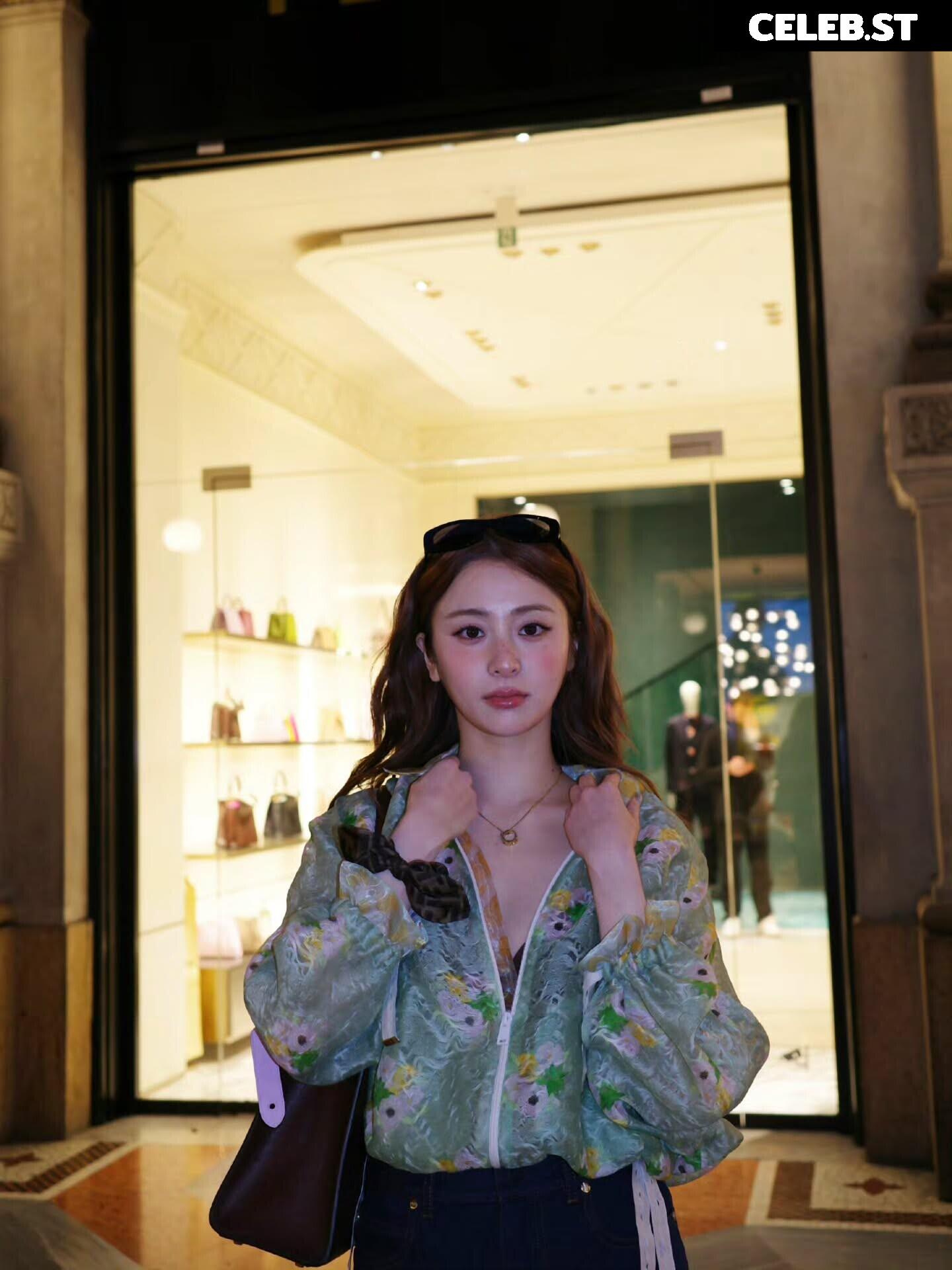 Huh Yunjin 허윤진 | LESSERAFIM Image 22956942
