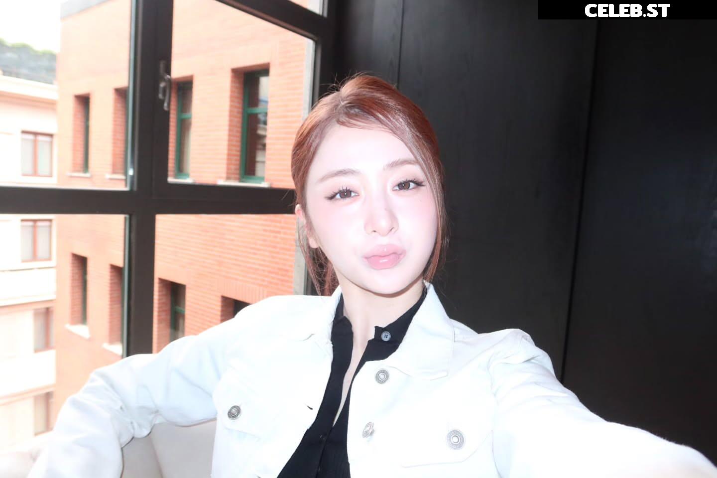 Huh Yunjin 허윤진 | LESSERAFIM Image 22956890