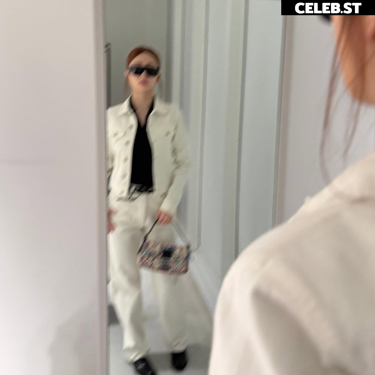 Huh Yunjin 허윤진 | LESSERAFIM Image 22956889