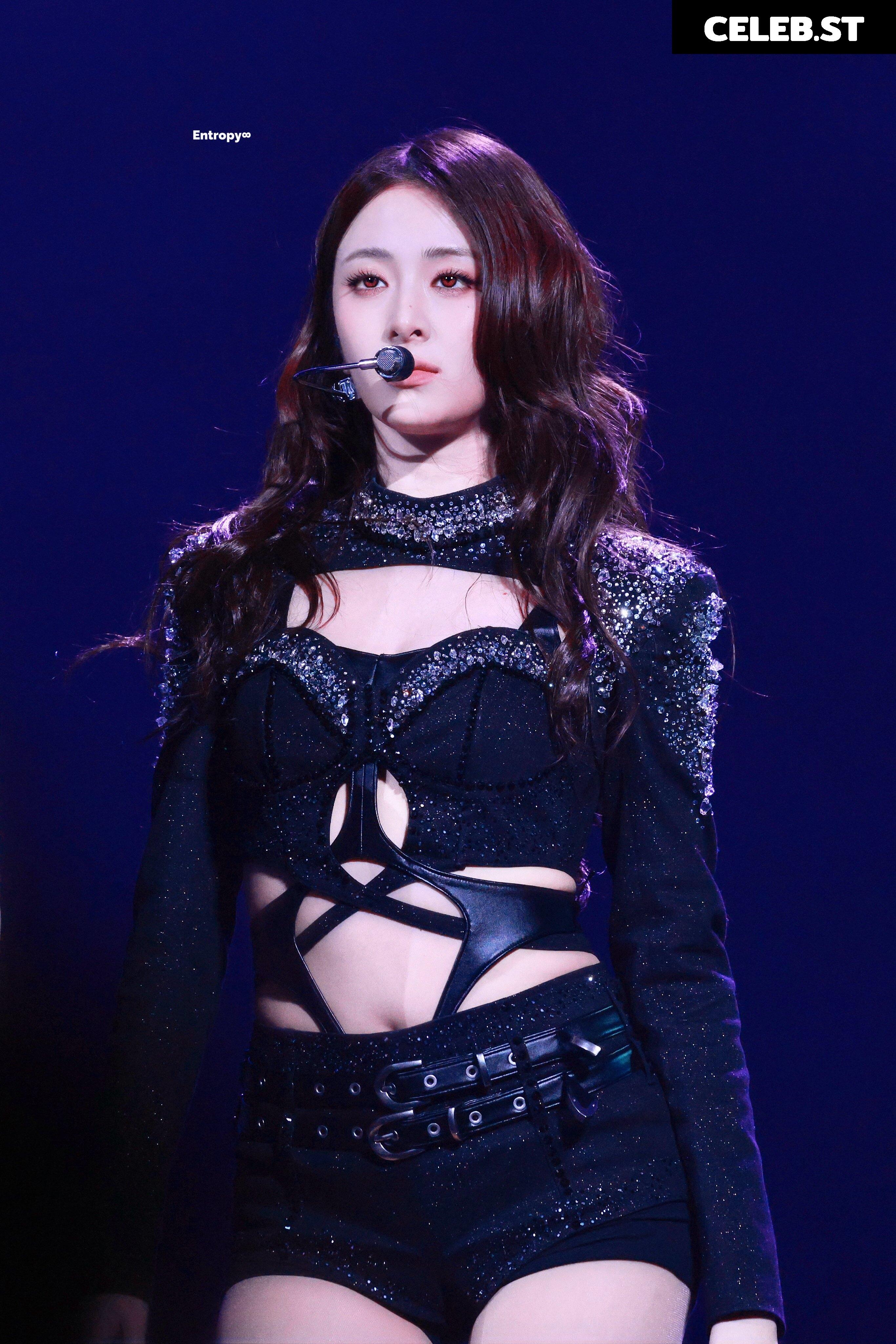Huh Yunjin 허윤진 | LESSERAFIM Image 22956815