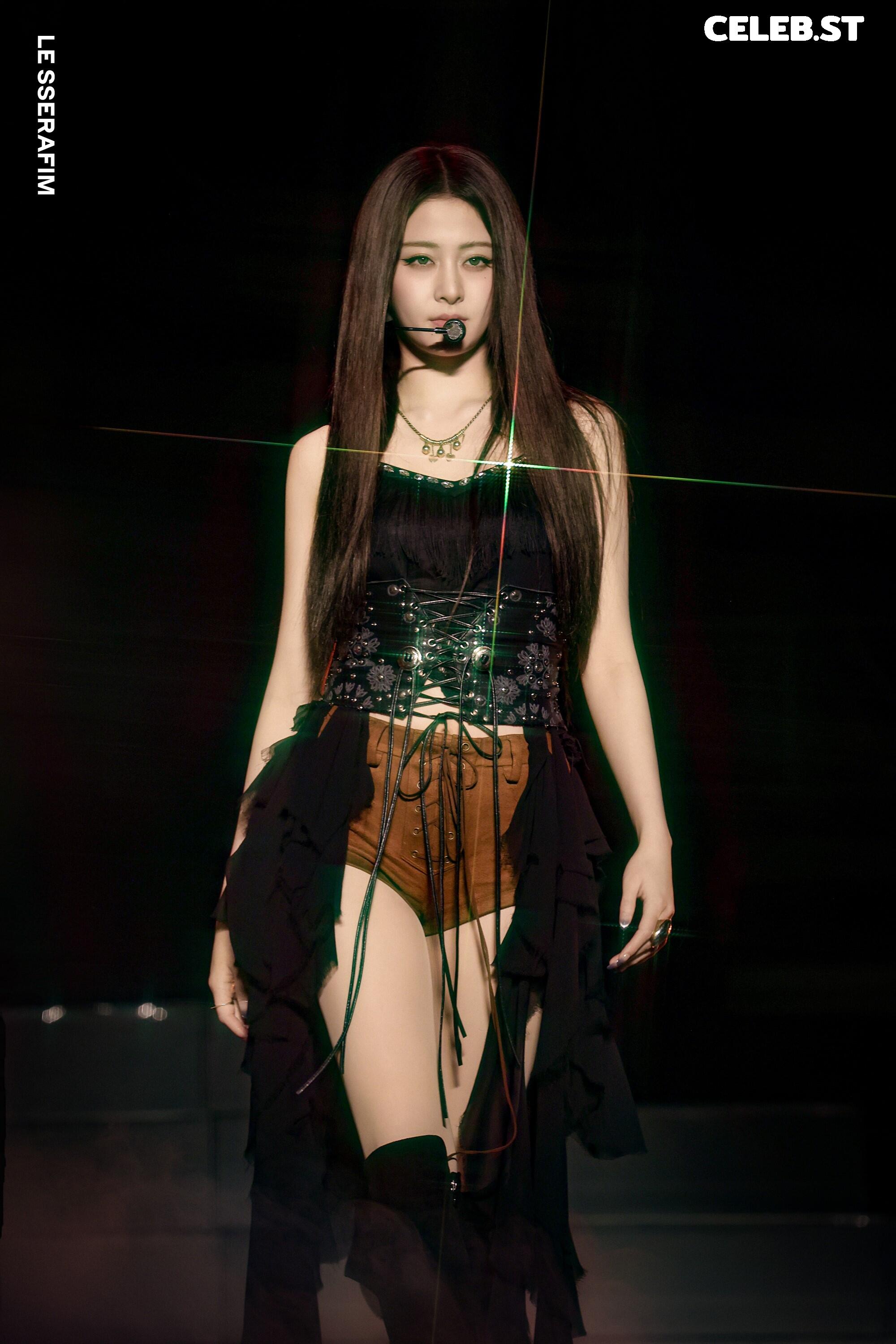 Huh Yunjin 허윤진 | LESSERAFIM Image 22956800