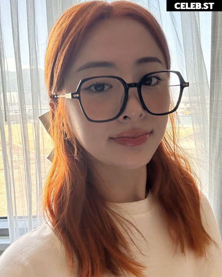 Huh Yunjin 허윤진 | LESSERAFIM Image 22956854