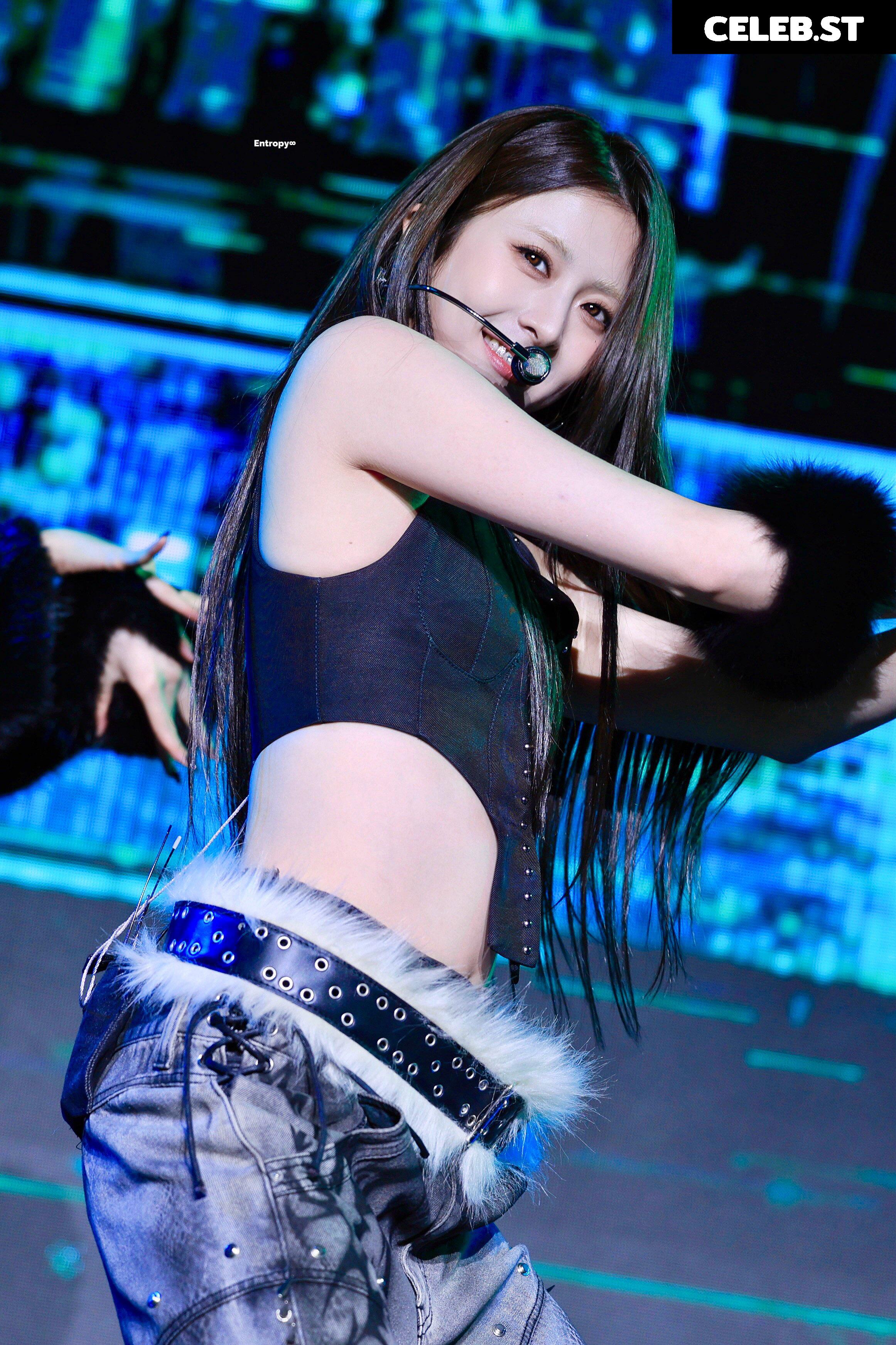 Huh Yunjin 허윤진 | LESSERAFIM Image 22956585
