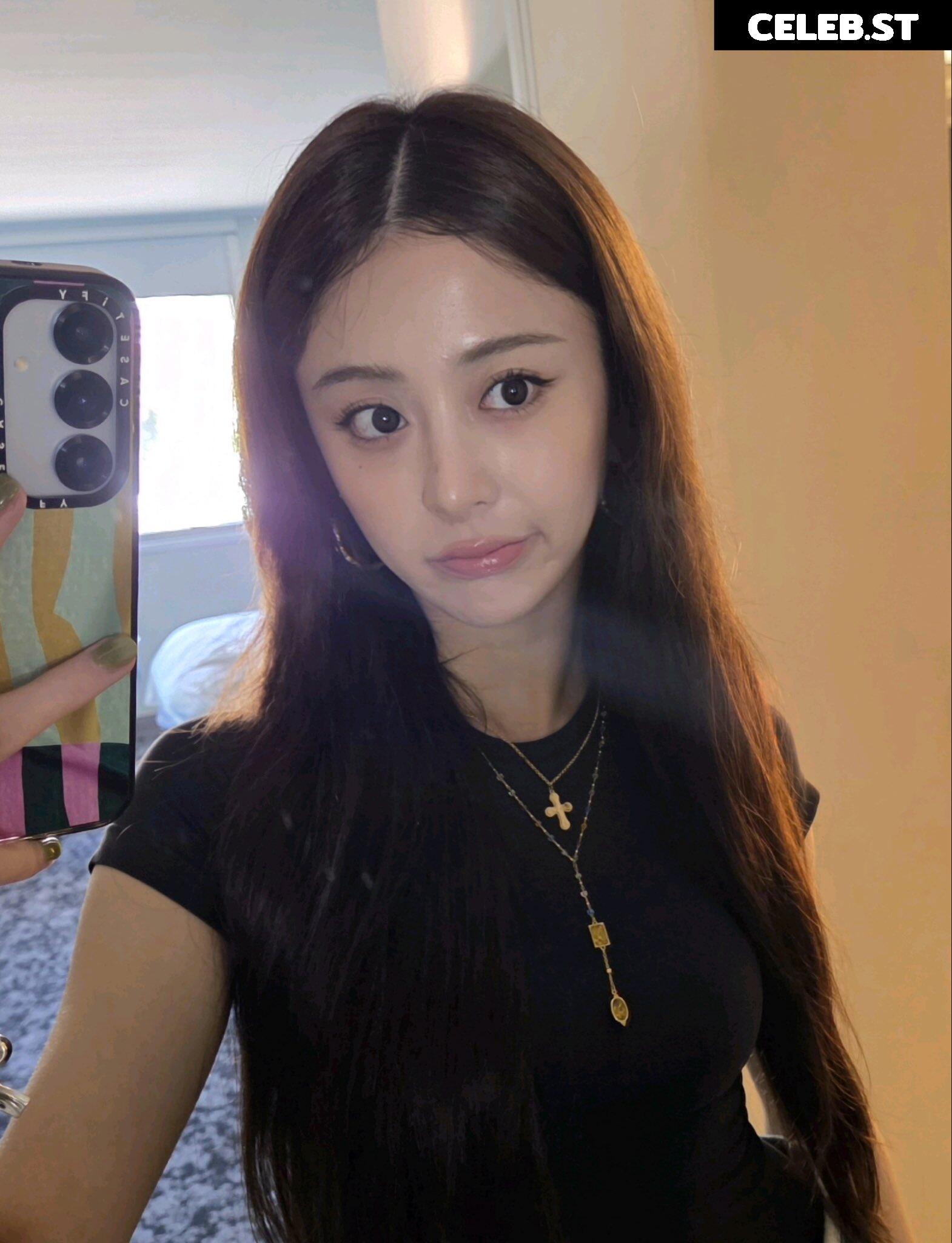 Huh Yunjin 허윤진 | LESSERAFIM Image 22956524
