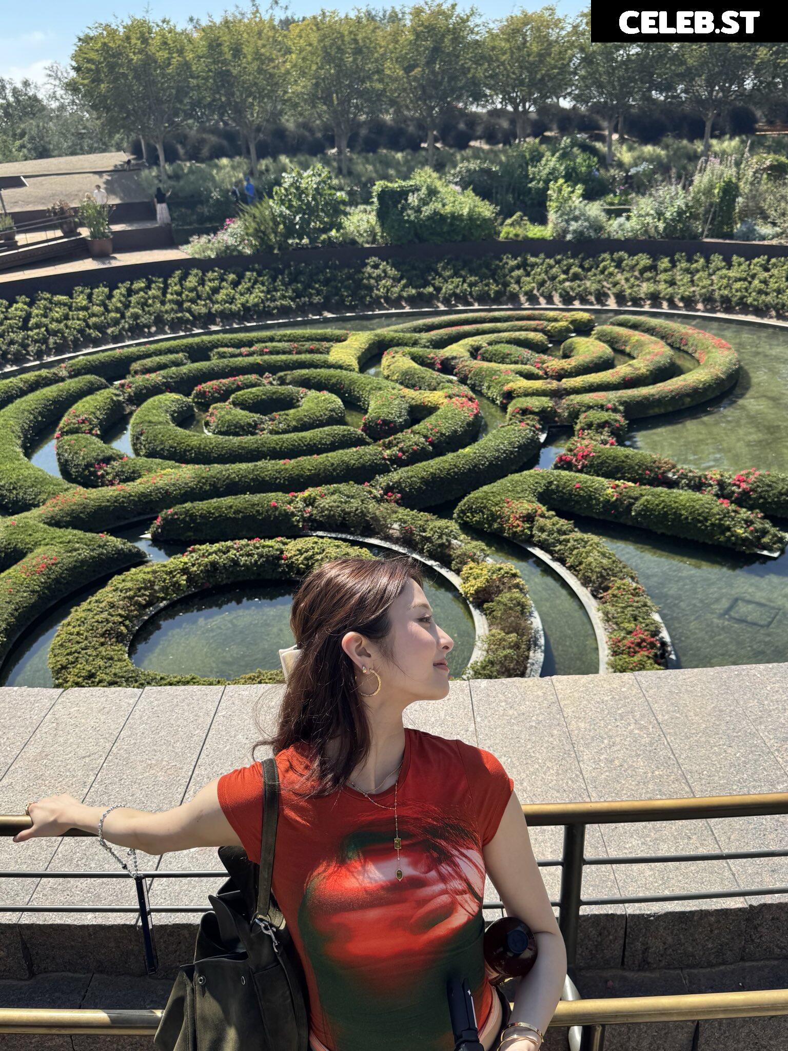 Huh Yunjin 허윤진 | LESSERAFIM Image 22956529