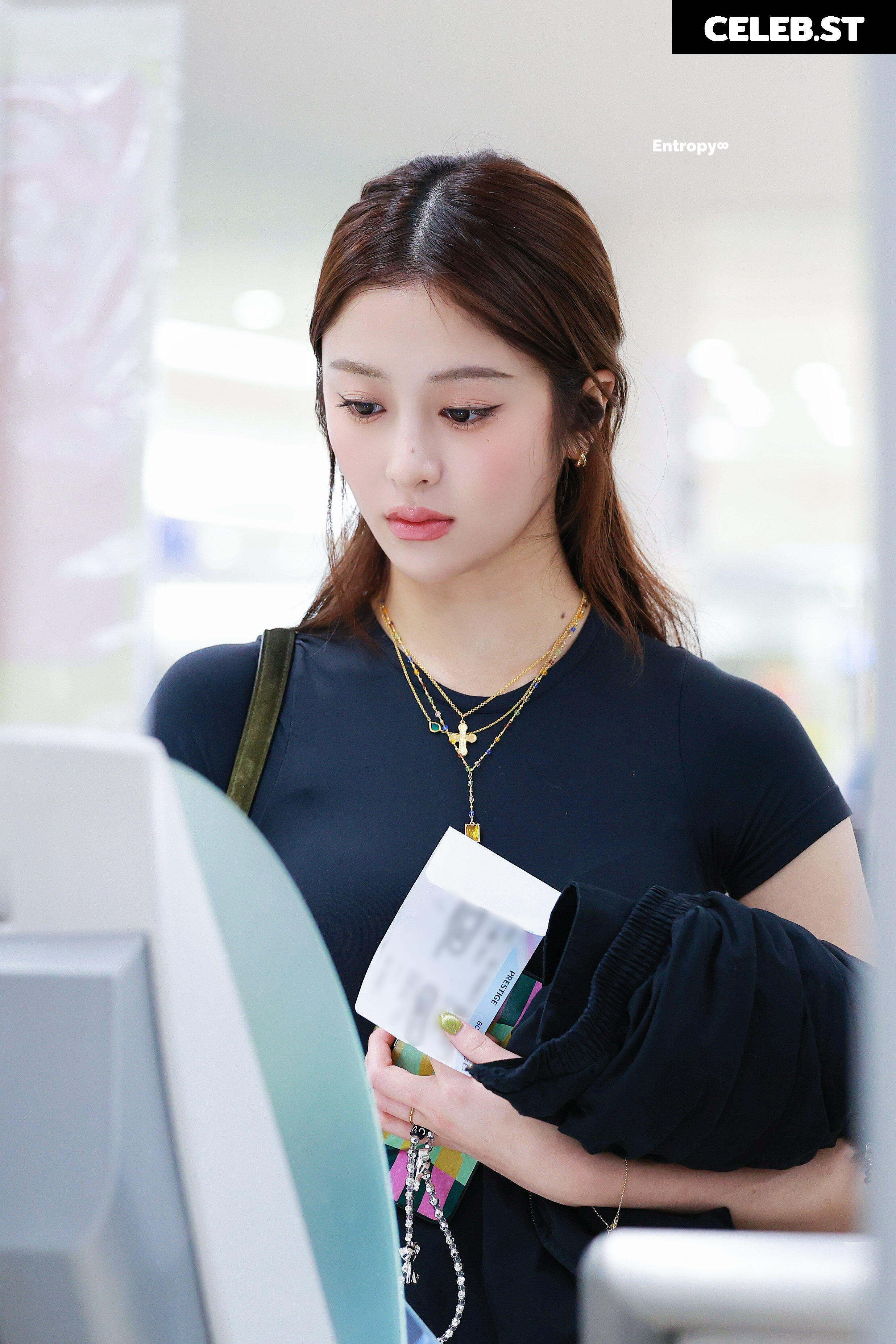 Huh Yunjin 허윤진 | LESSERAFIM Image 22956502
