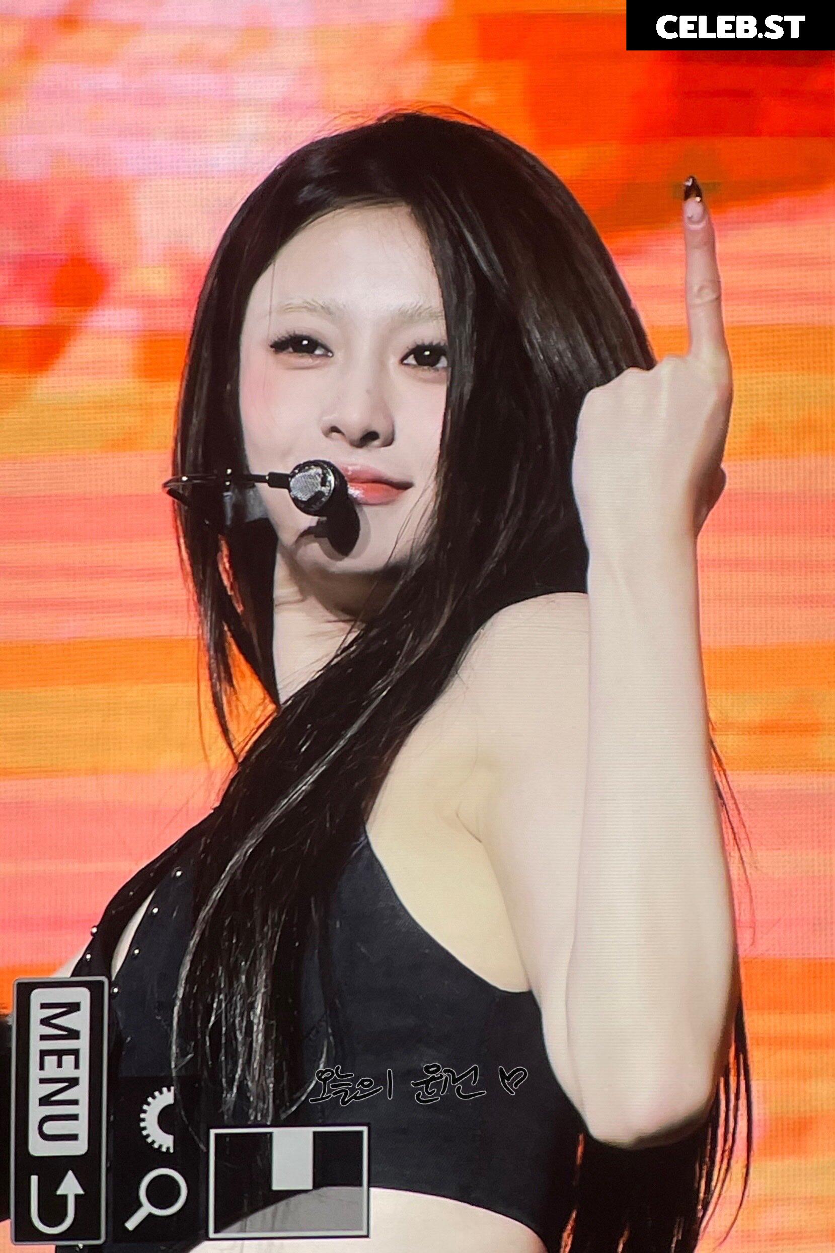 Huh Yunjin 허윤진 | LESSERAFIM Image 22956576