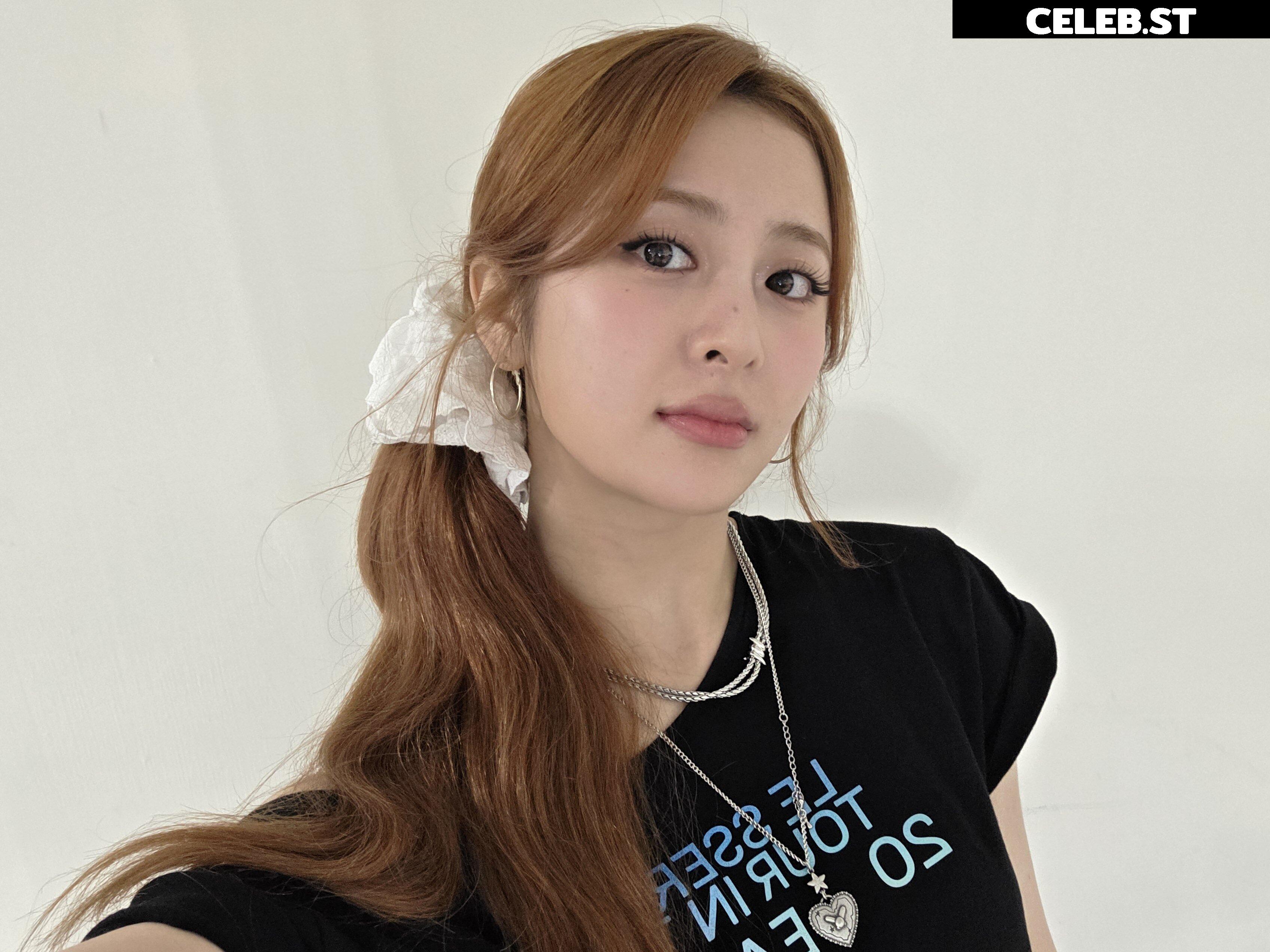 Huh Yunjin 허윤진 | LESSERAFIM Image 22956417