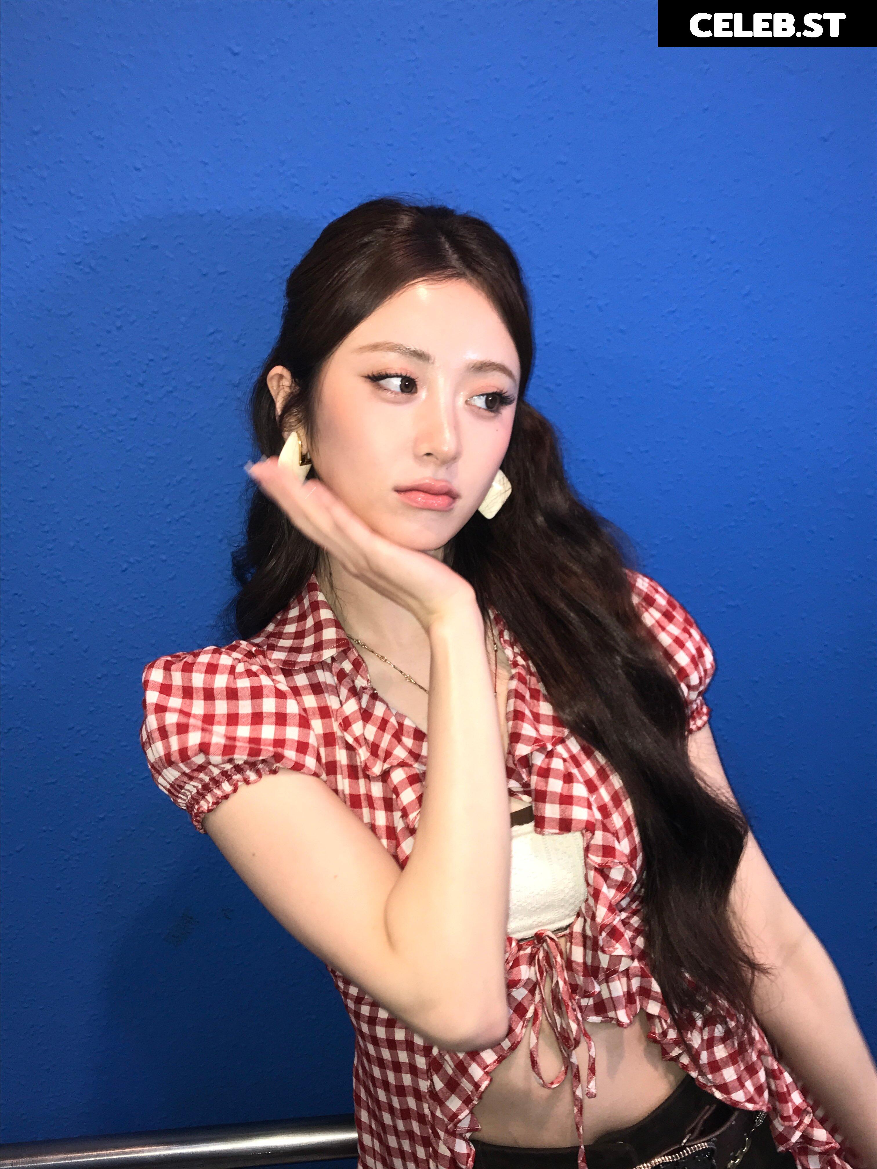 Huh Yunjin 허윤진 | LESSERAFIM Image 22956461