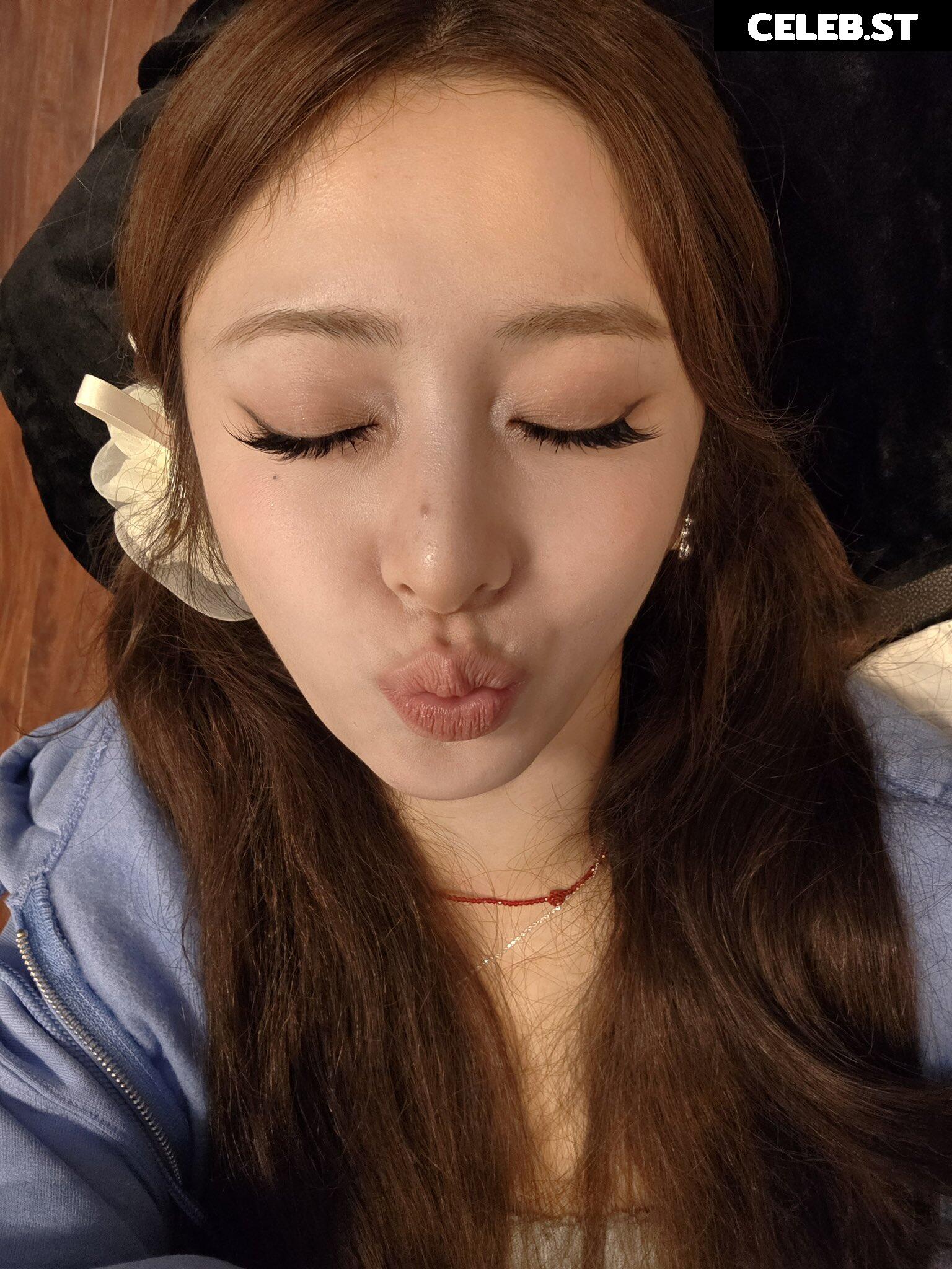 Huh Yunjin 허윤진 | LESSERAFIM Image 22956475