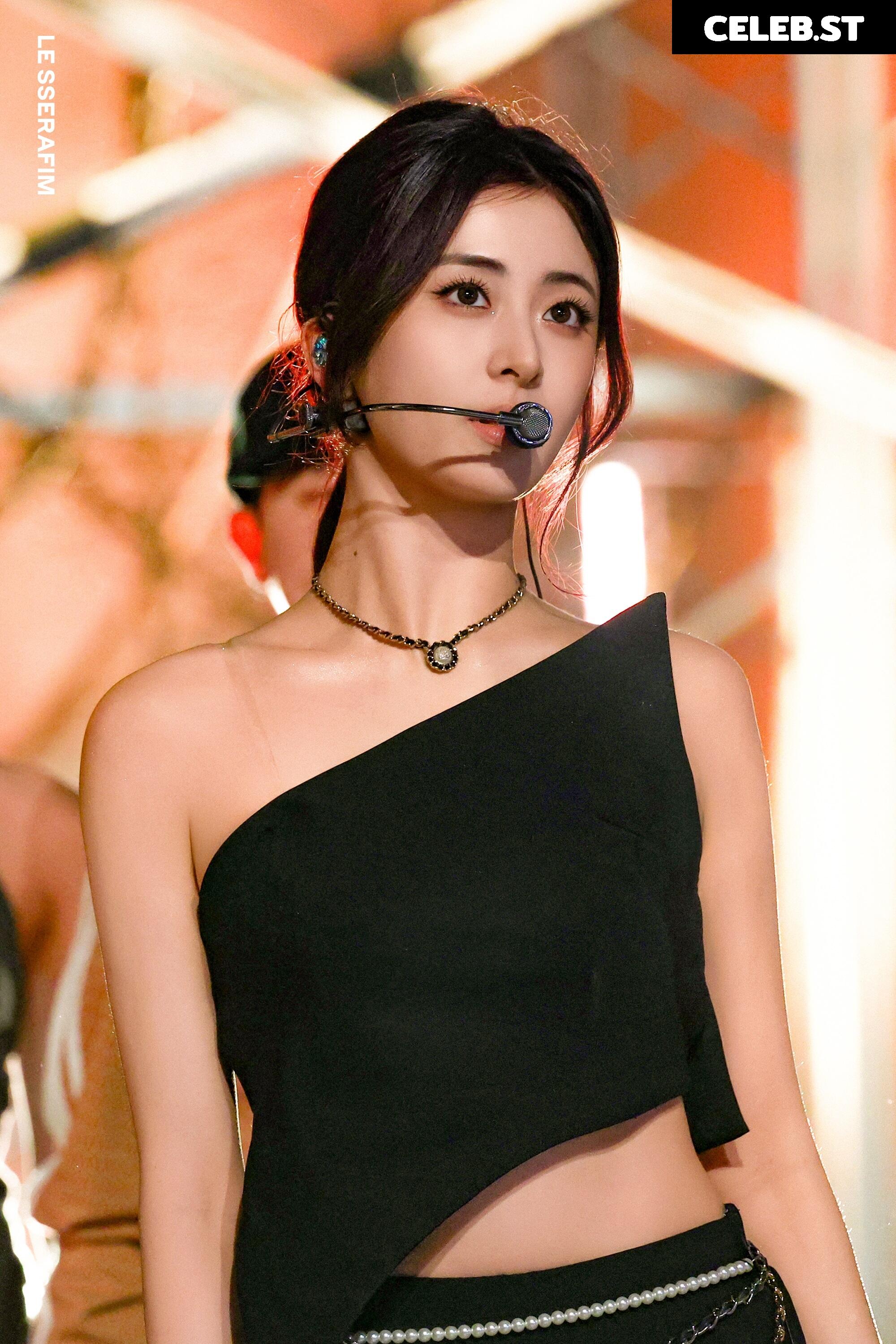 Huh Yunjin 허윤진 | LESSERAFIM Image 22956799