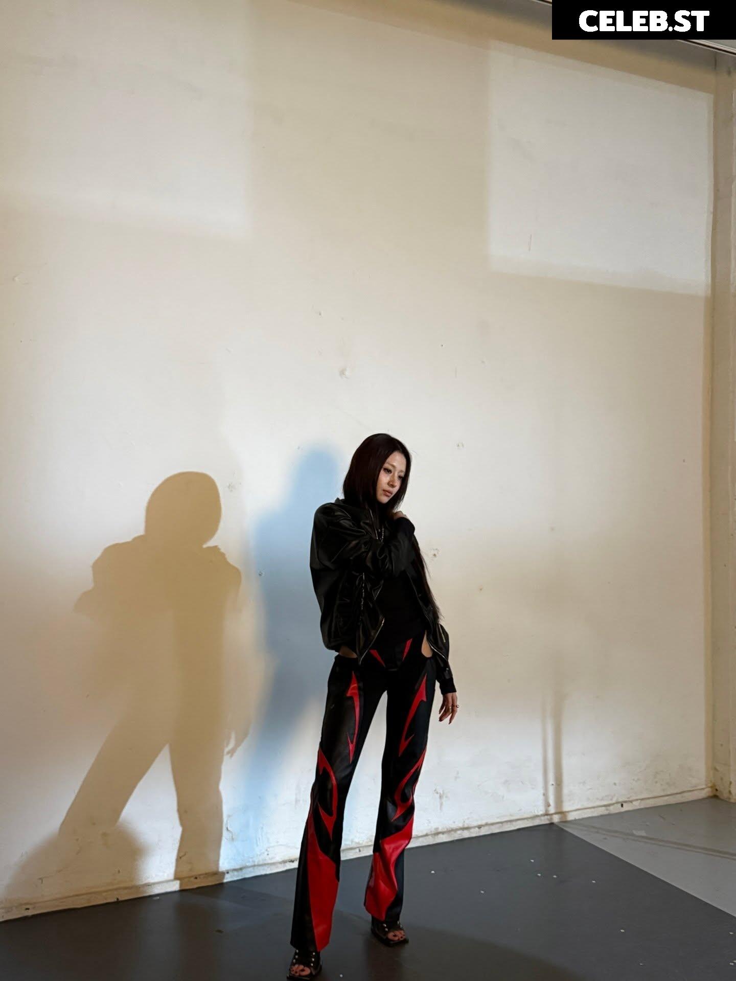 Huh Yunjin 허윤진 | LESSERAFIM Image 22956783