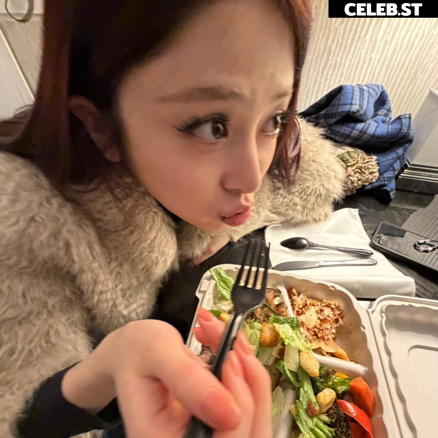 Huh Yunjin 허윤진 | LESSERAFIM Image 22956734