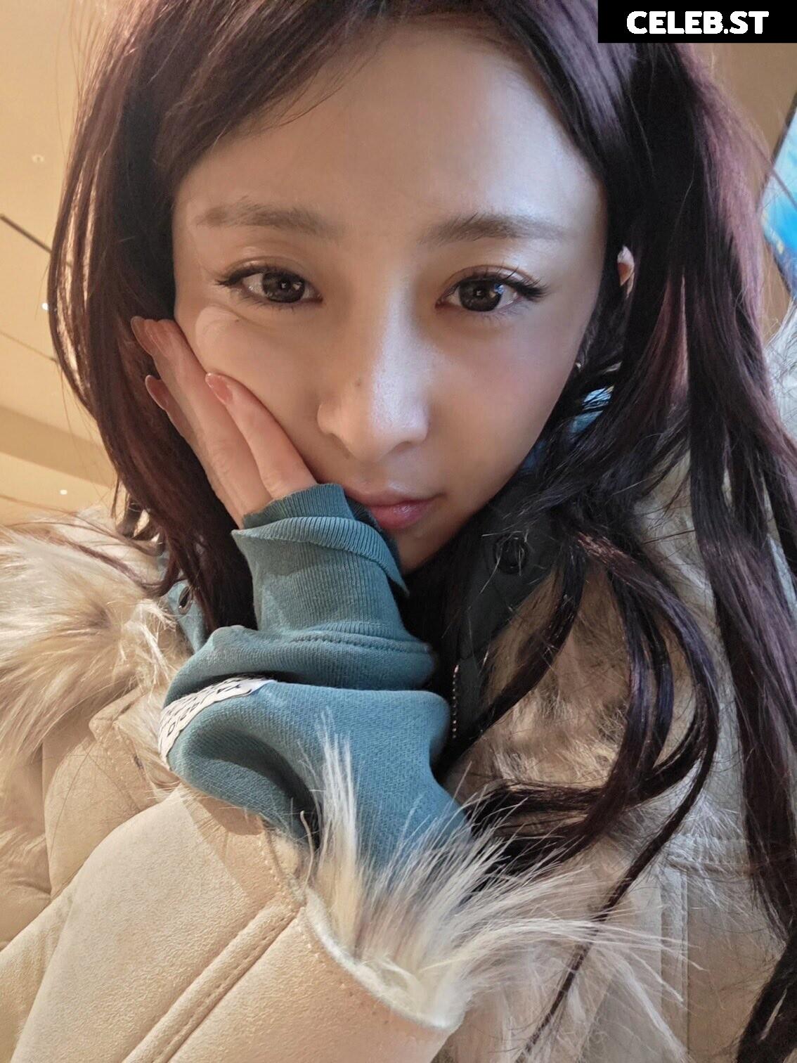 Huh Yunjin 허윤진 | LESSERAFIM Image 22956747