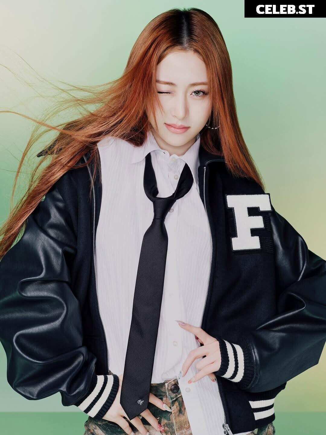 Huh Yunjin 허윤진 | LESSERAFIM Image 22956746