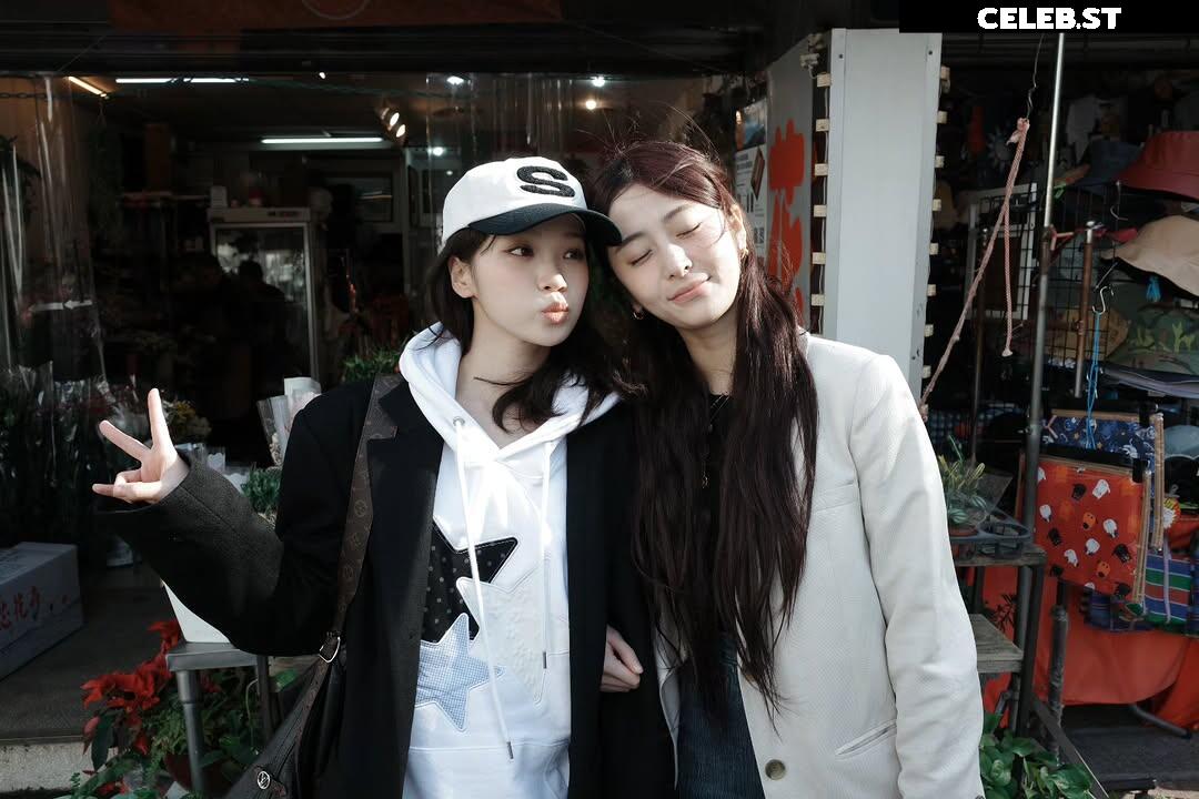 Huh Yunjin 허윤진 | LESSERAFIM Image 22956772