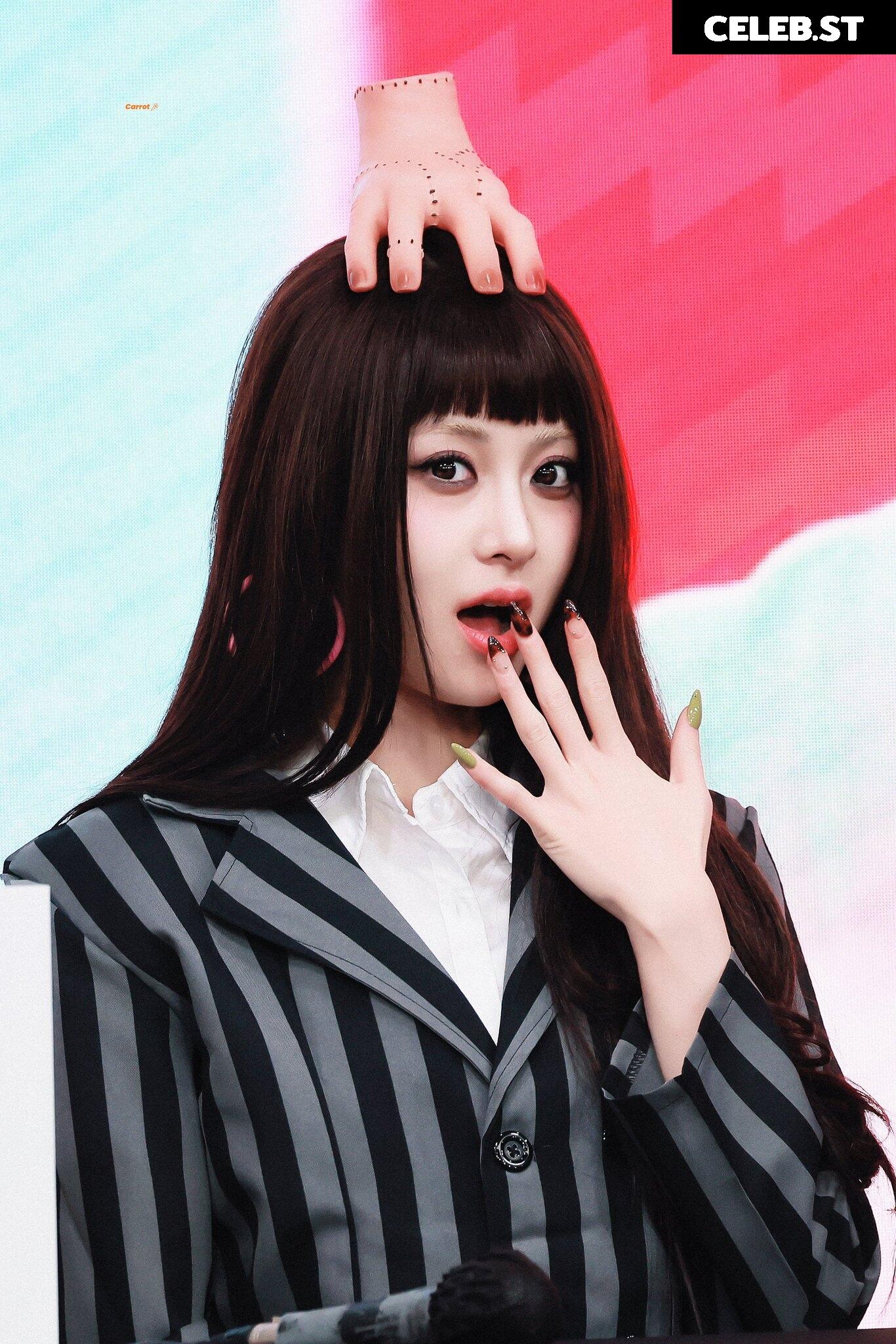 Huh Yunjin 허윤진 | LESSERAFIM Image 22956621