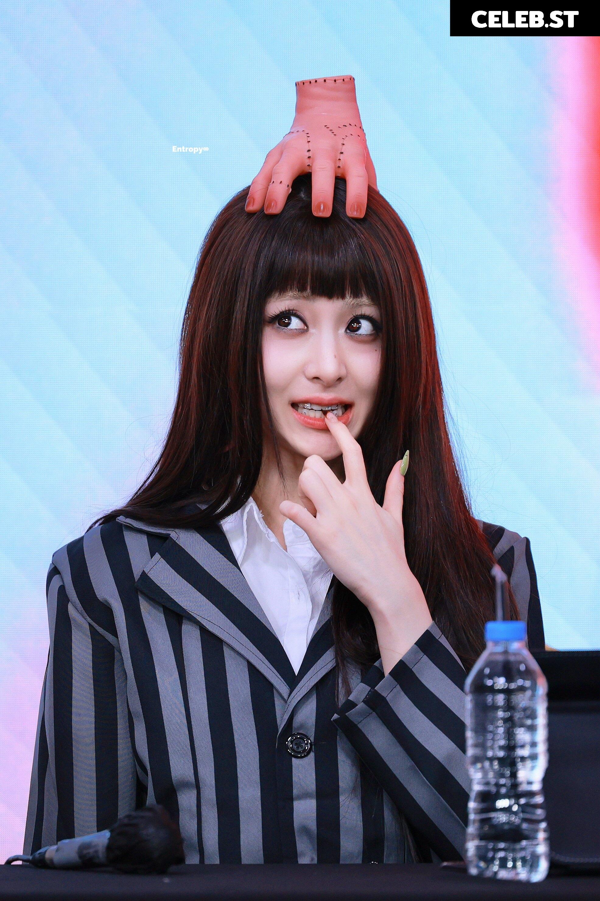 Huh Yunjin 허윤진 | LESSERAFIM Image 22956626