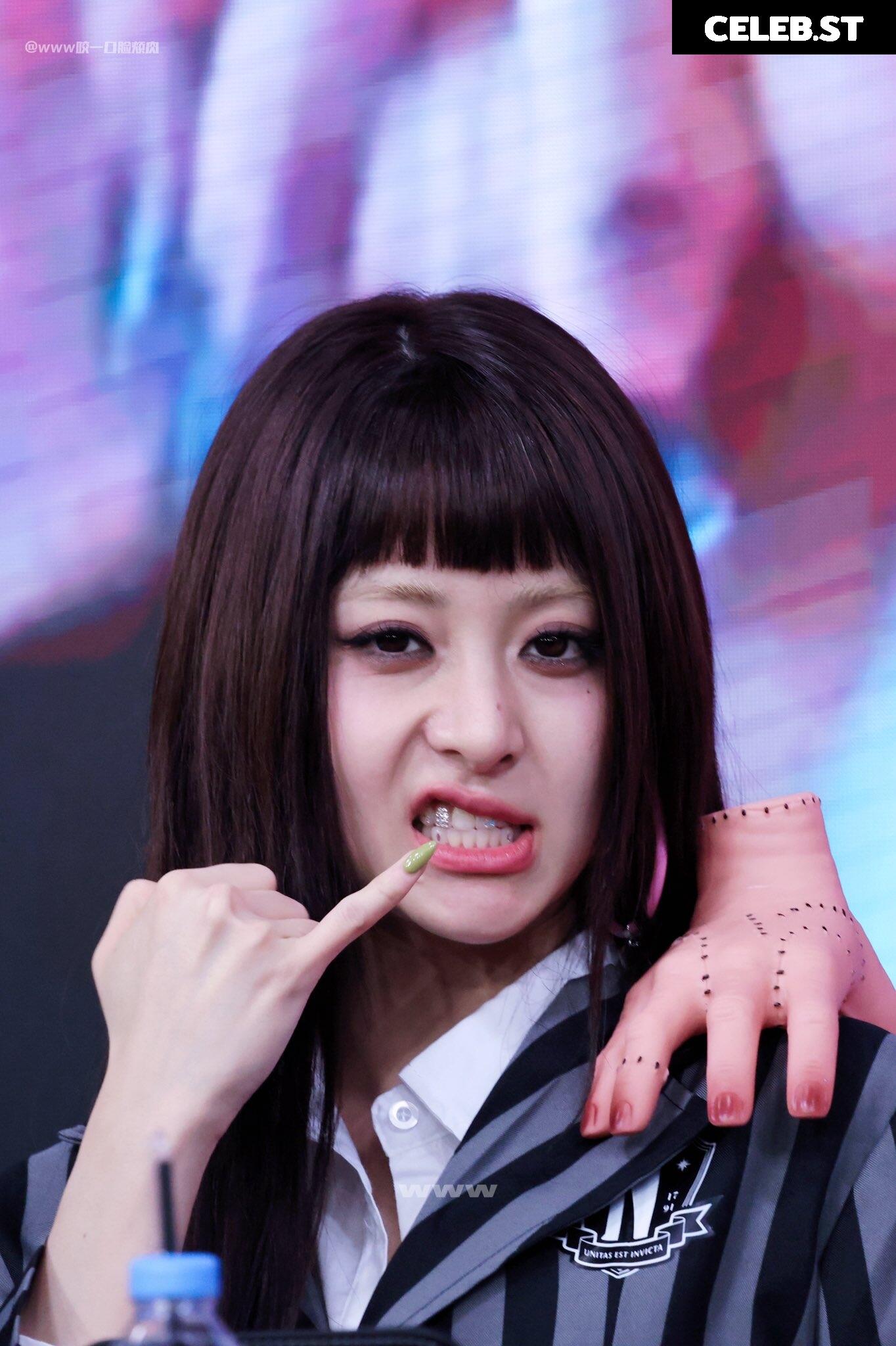 Huh Yunjin 허윤진 | LESSERAFIM Image 22956629