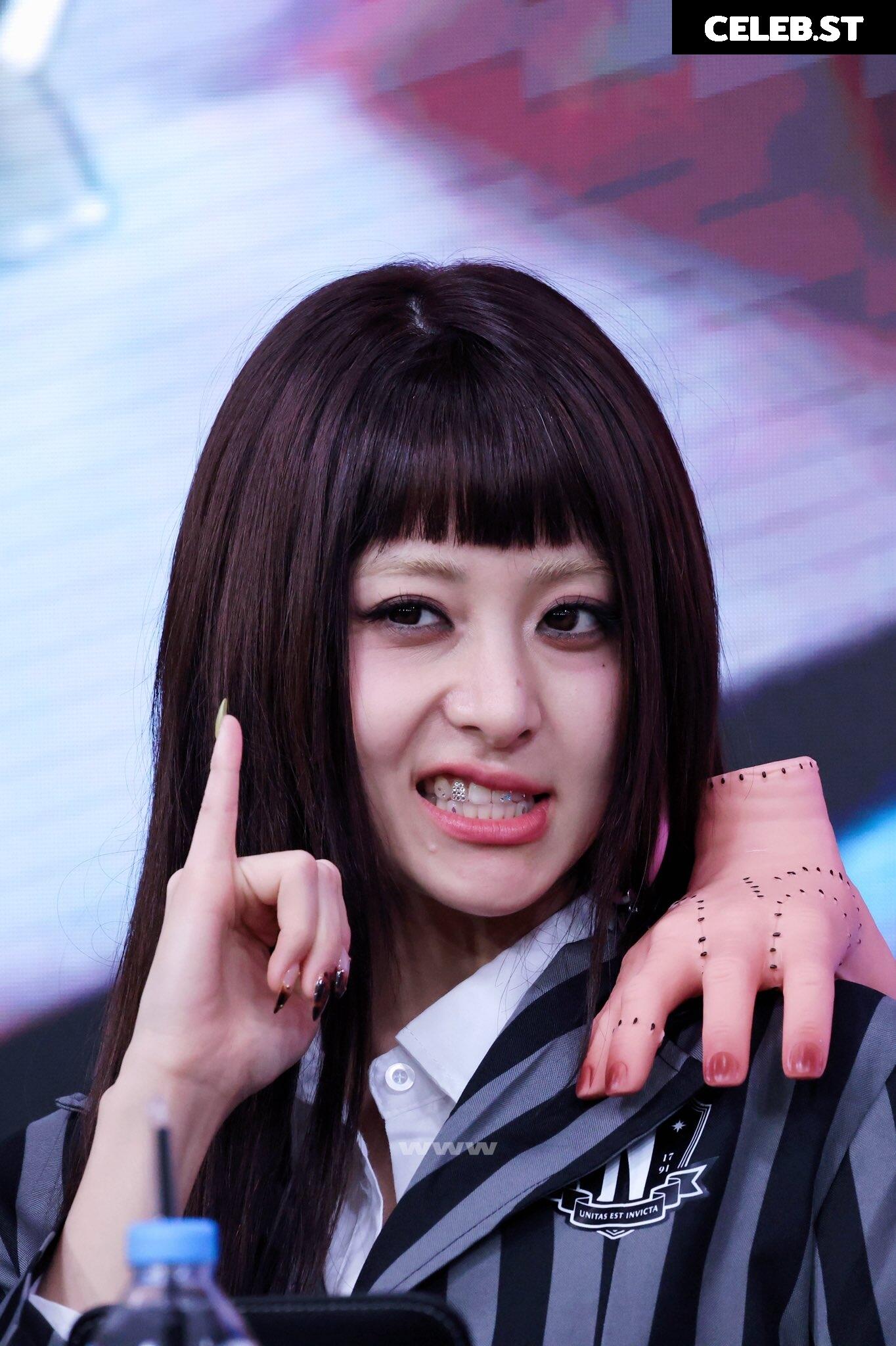 Huh Yunjin 허윤진 | LESSERAFIM Image 22956628