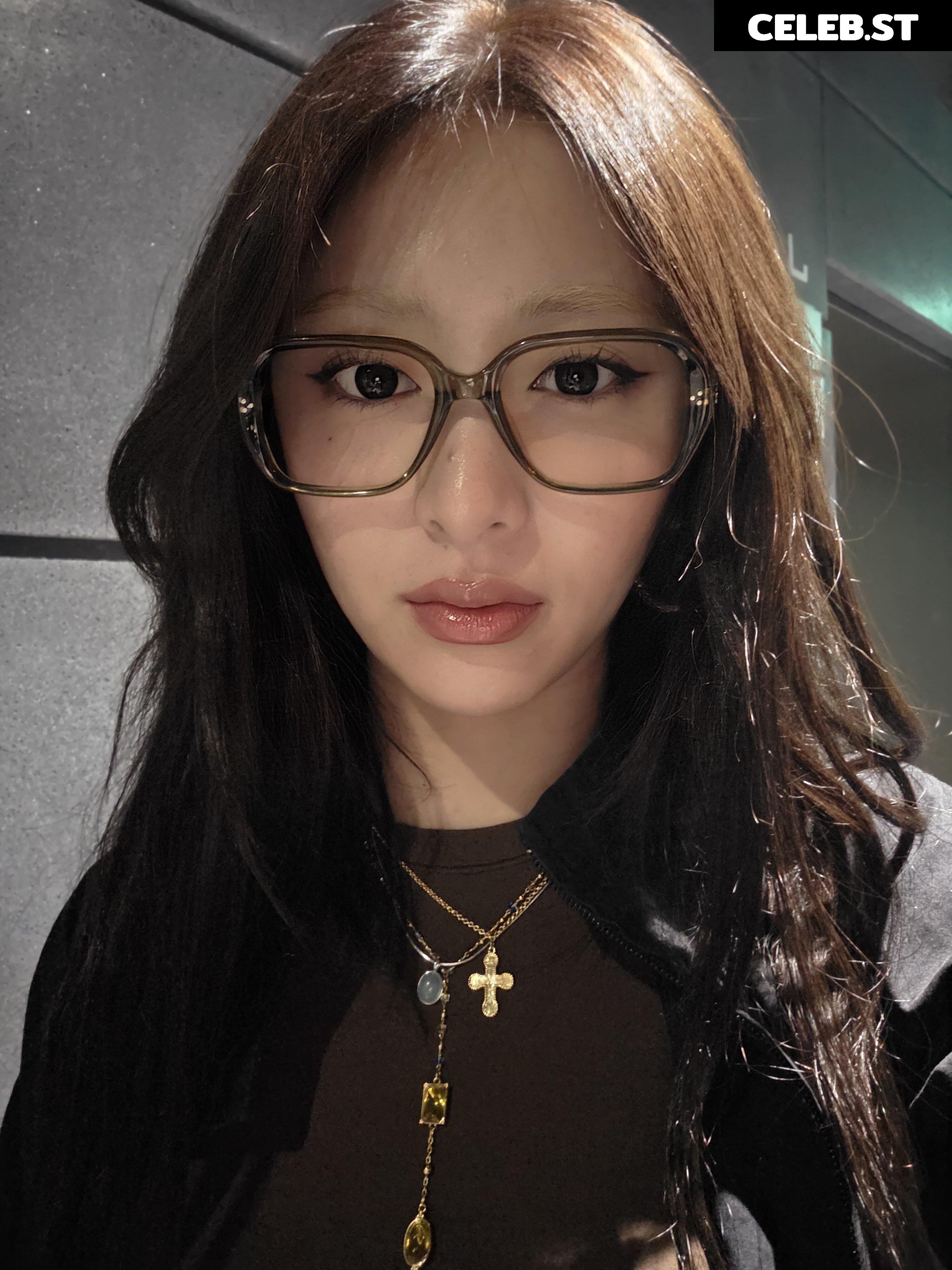 Huh Yunjin 허윤진 | LESSERAFIM Image 22956616