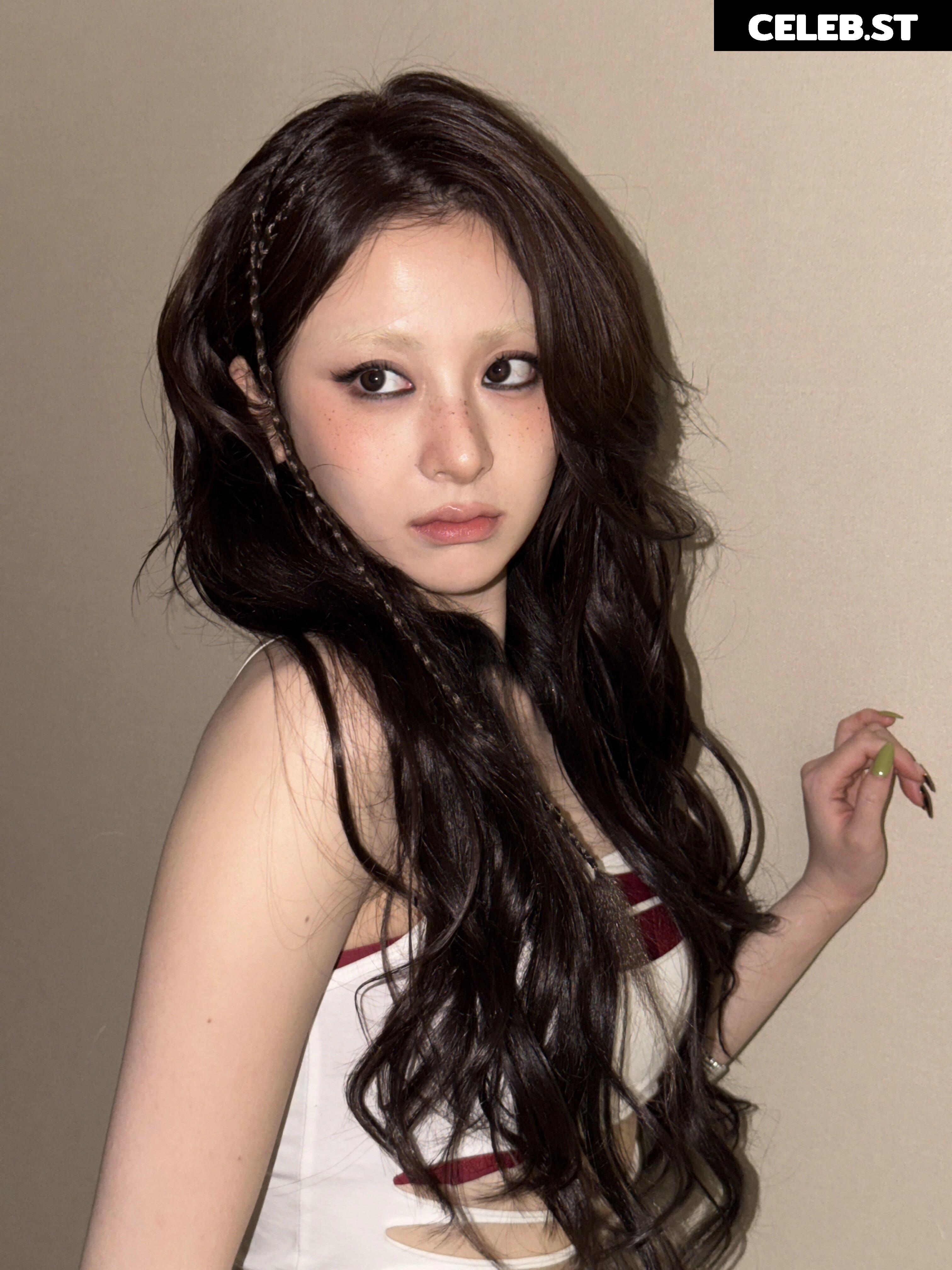 Huh Yunjin 허윤진 | LESSERAFIM Image 22956605