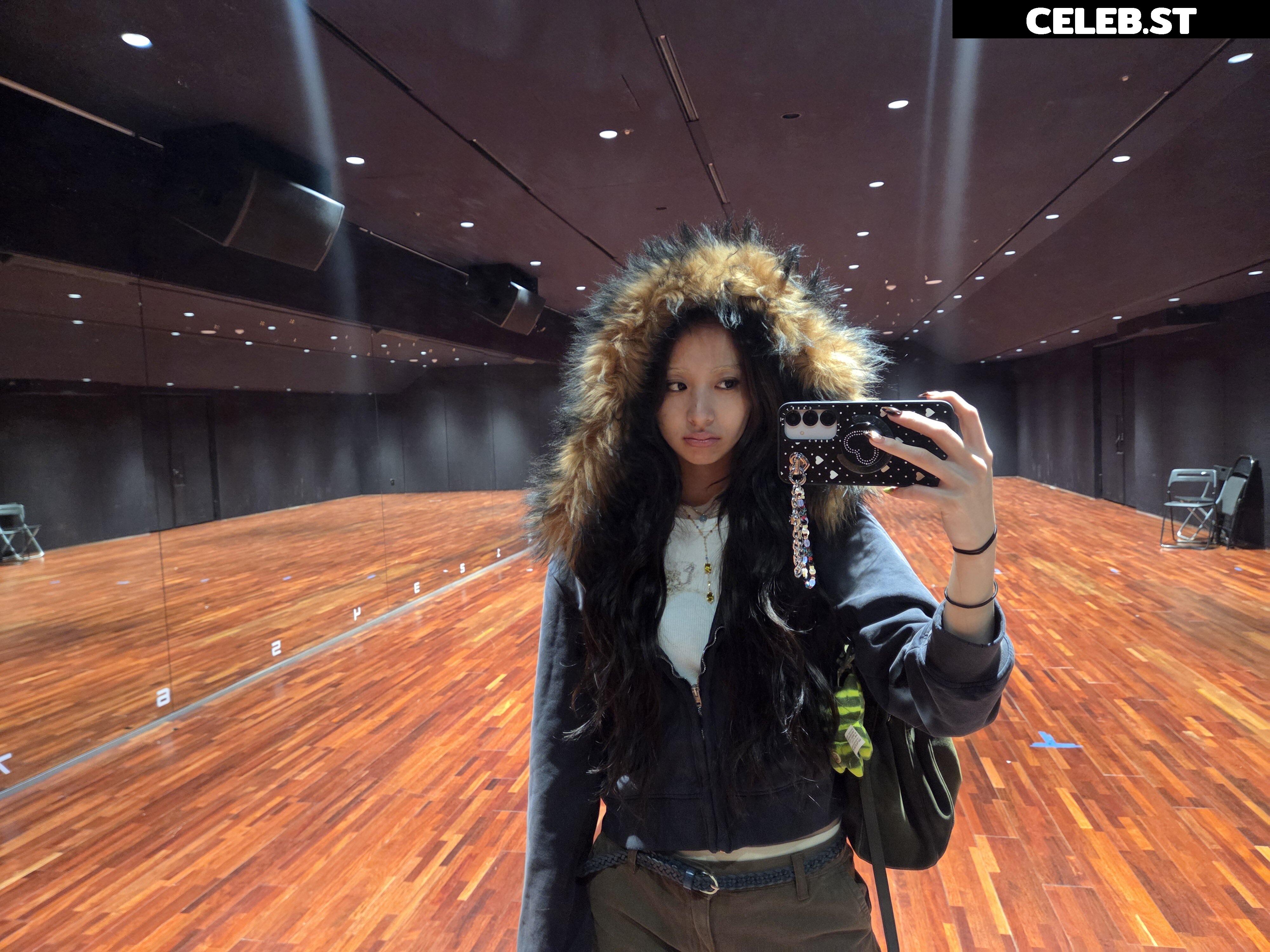 Huh Yunjin 허윤진 | LESSERAFIM Image 22956608