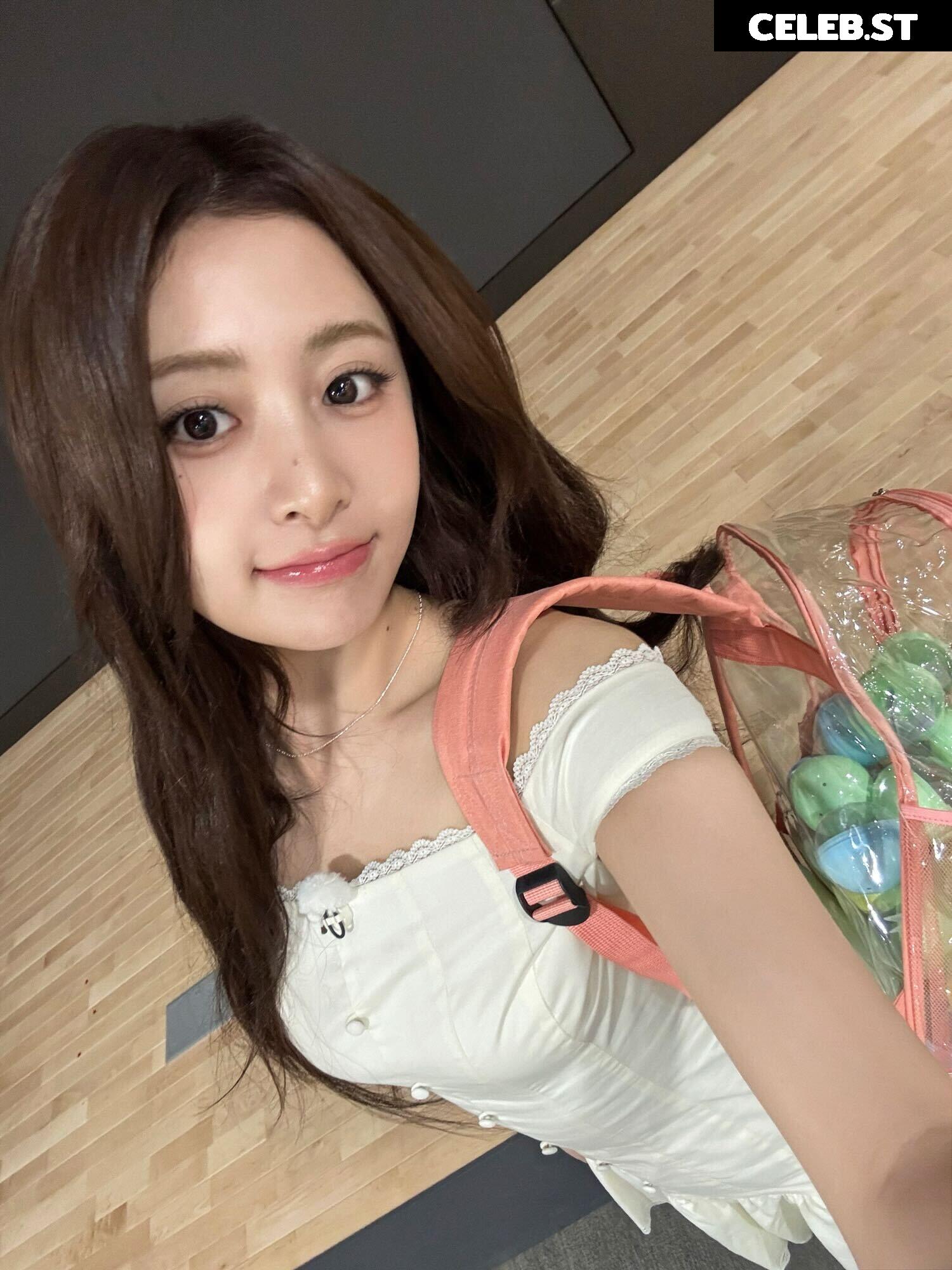Huh Yunjin 허윤진 | LESSERAFIM Image 22956633