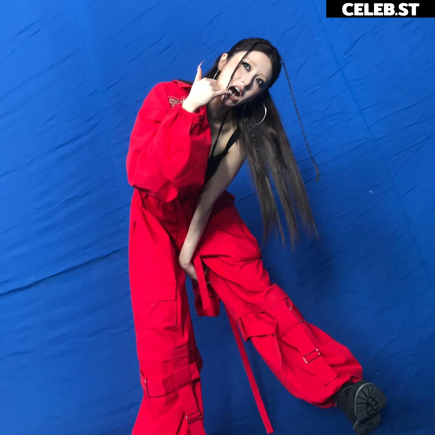 Huh Yunjin 허윤진 | LESSERAFIM Image 22956654