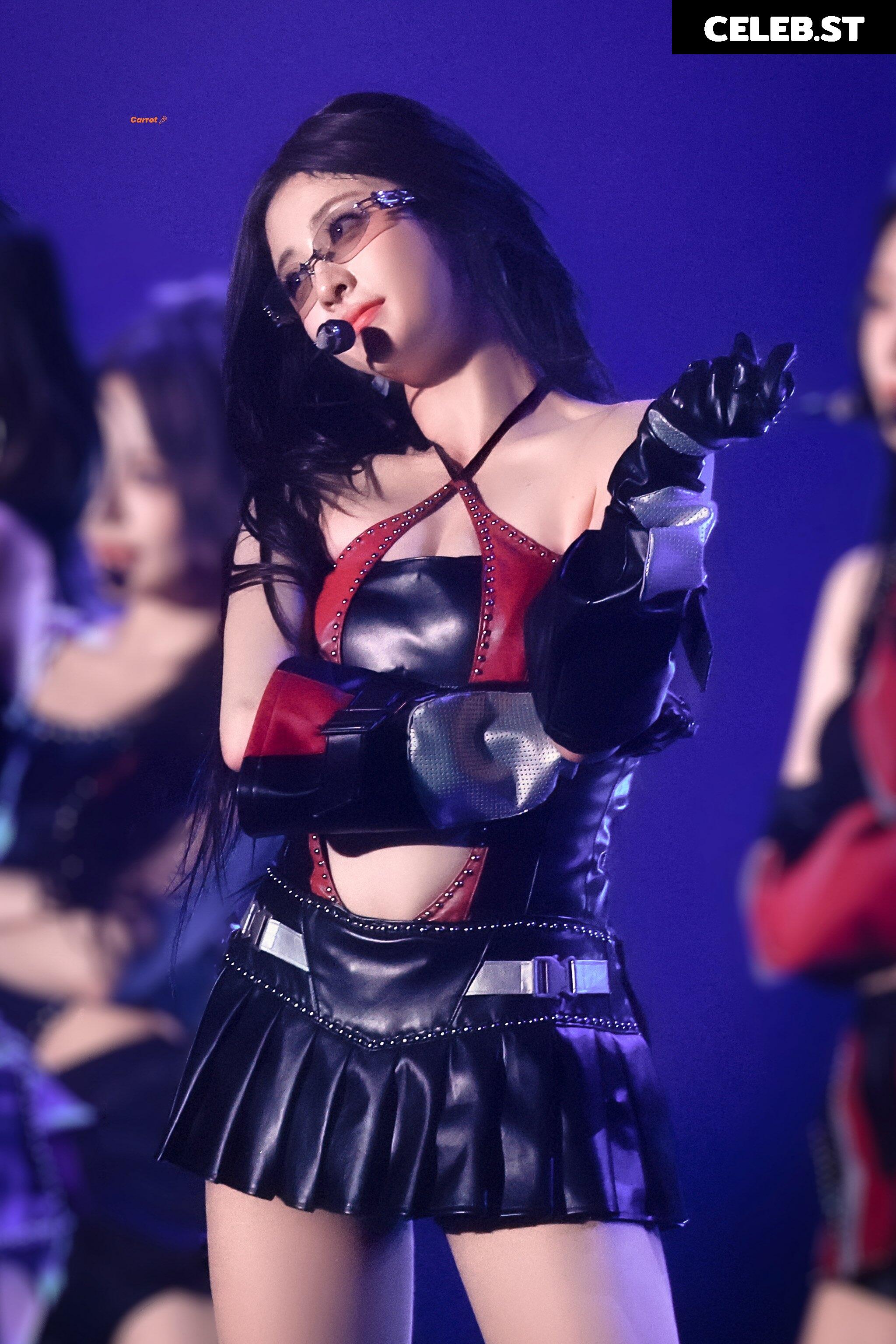 Huh Yunjin 허윤진 | LESSERAFIM Image 22956645