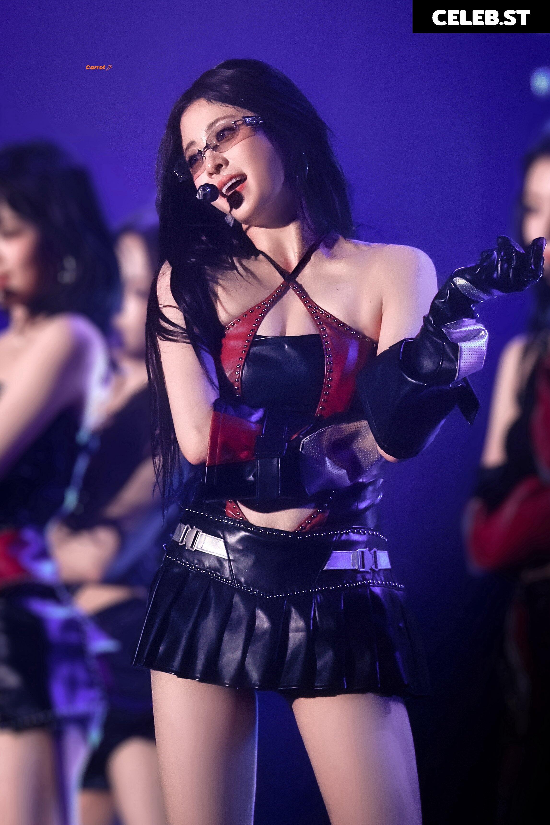 Huh Yunjin 허윤진 | LESSERAFIM Image 22956644