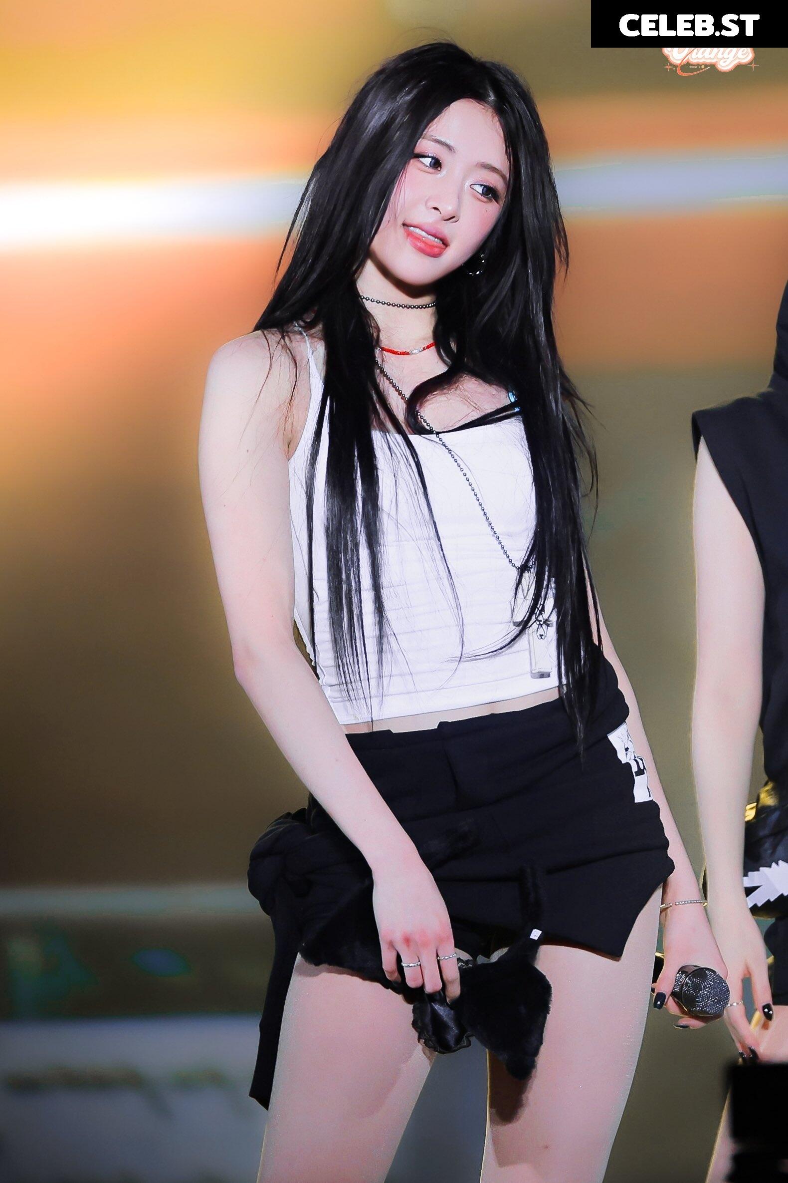 Huh Yunjin 허윤진 | LESSERAFIM Image 22956648