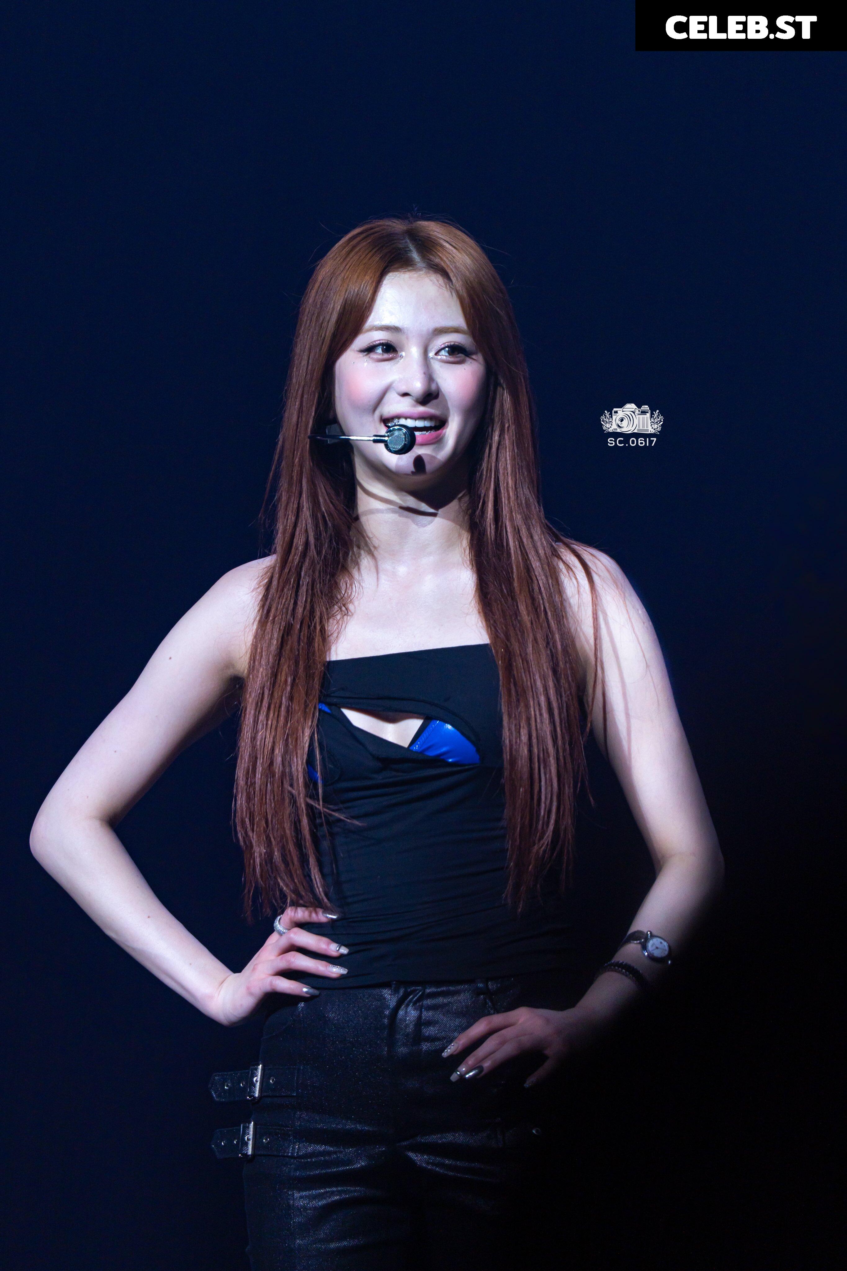 Huh Yunjin 허윤진 | LESSERAFIM Image 22956392