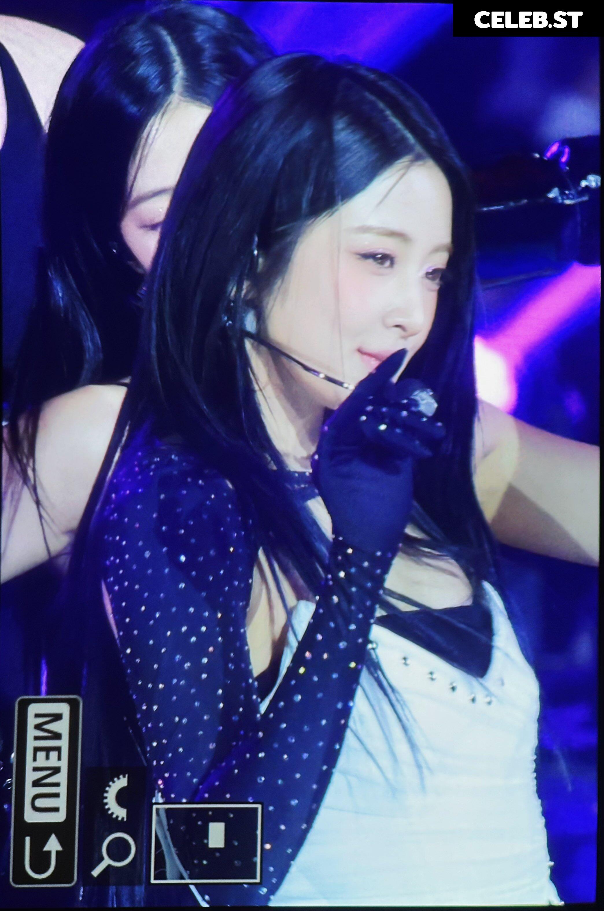 Huh Yunjin 허윤진 | LESSERAFIM Image 22956320