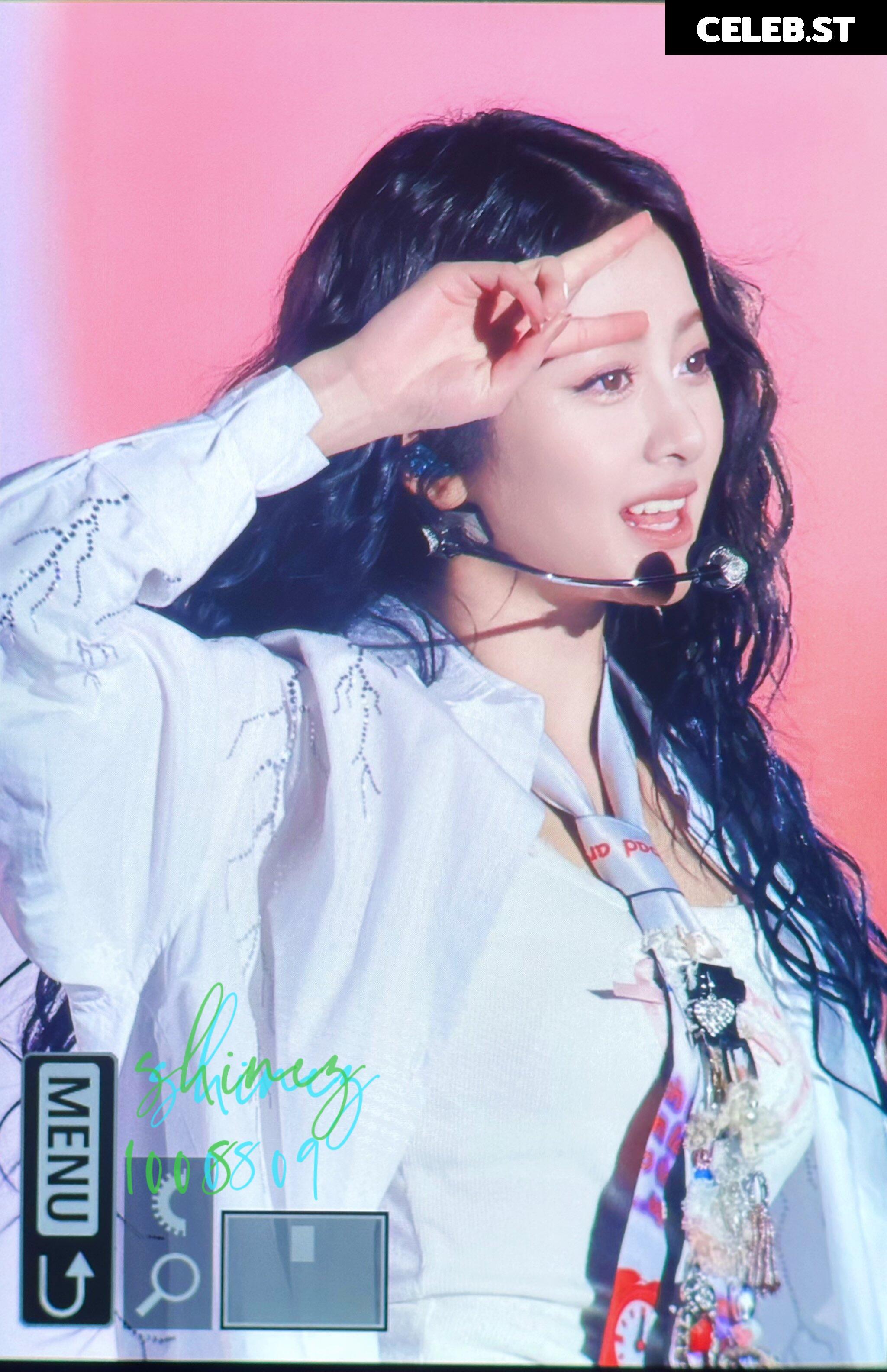 Huh Yunjin 허윤진 | LESSERAFIM Image 22956308