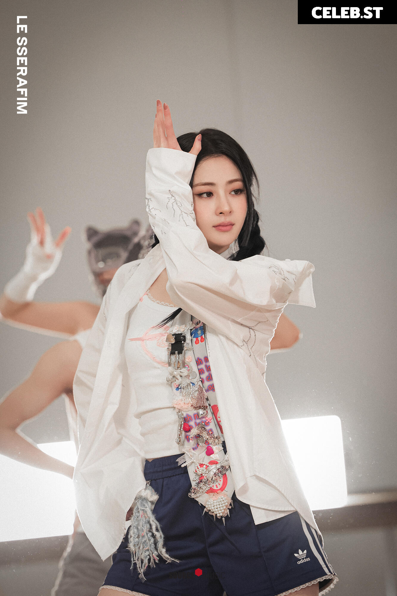 Huh Yunjin 허윤진 | LESSERAFIM Image 22956334