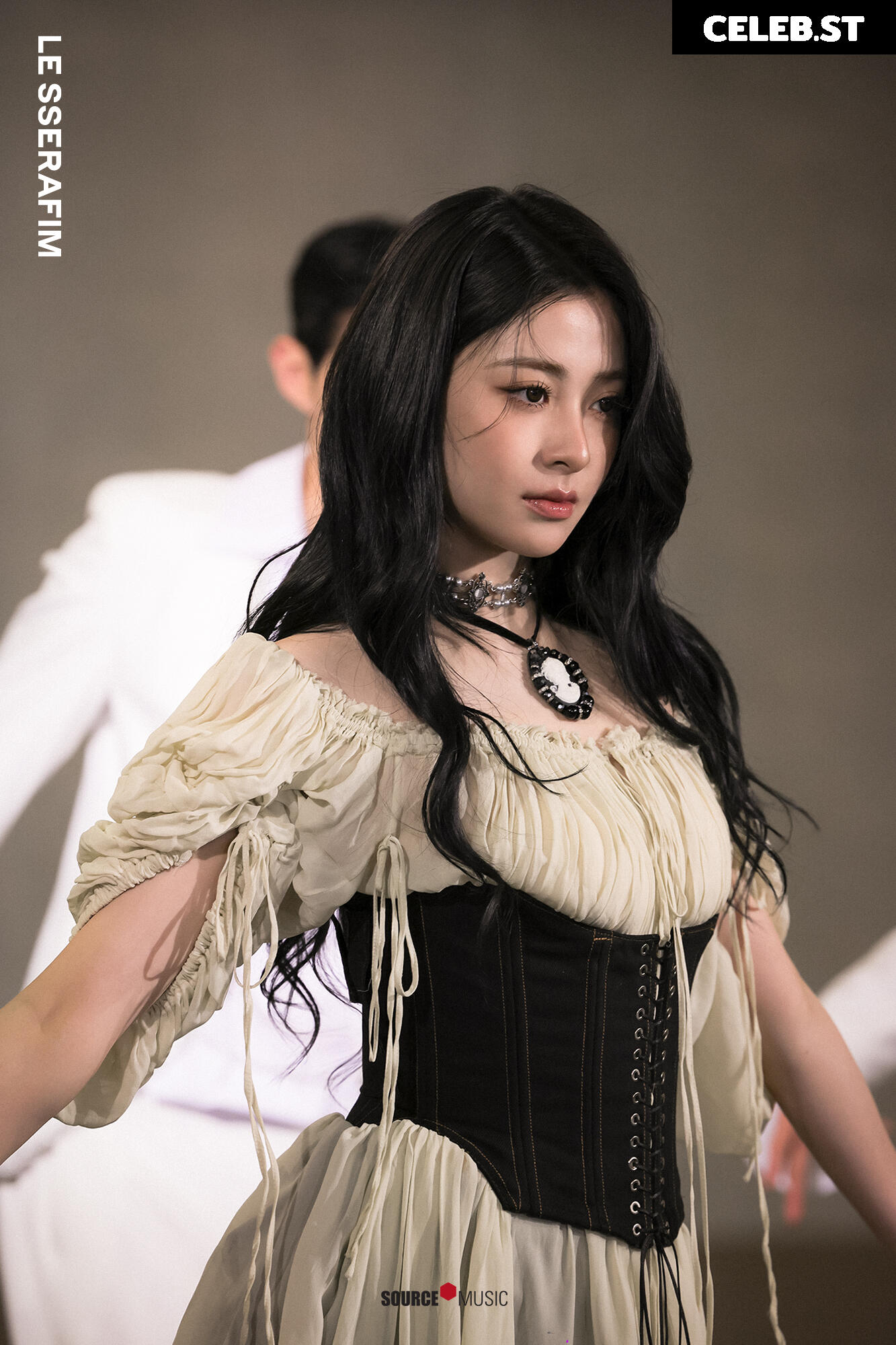 Huh Yunjin 허윤진 | LESSERAFIM Image 22956338