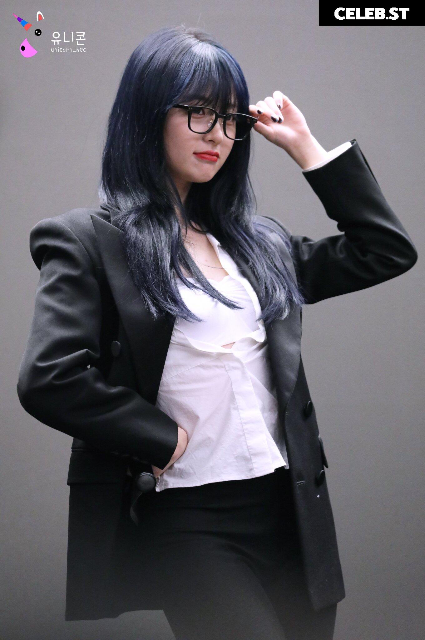 Huh Yunjin 허윤진 | LESSERAFIM Image 22956362