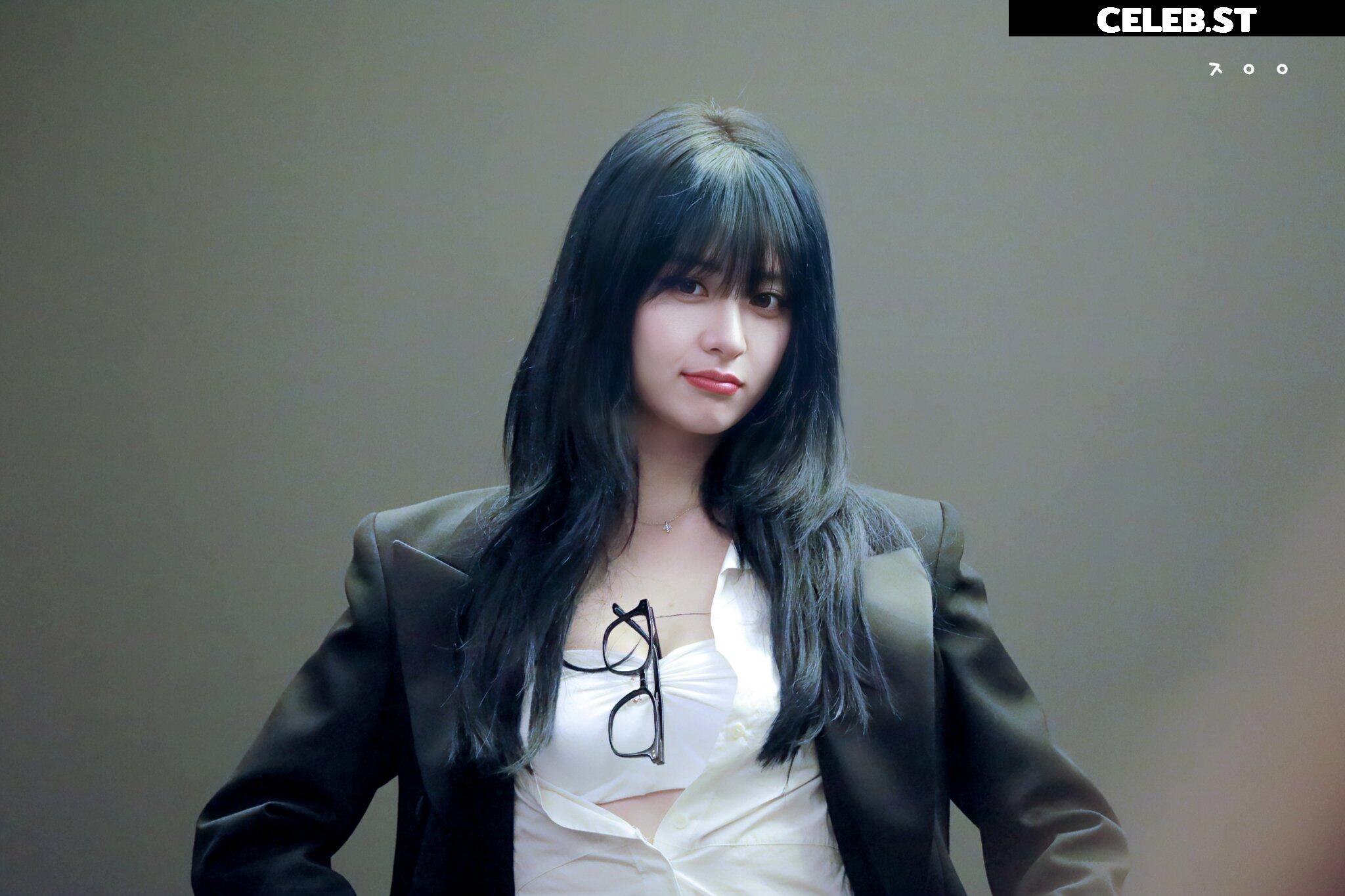 Huh Yunjin 허윤진 | LESSERAFIM Image 22956360