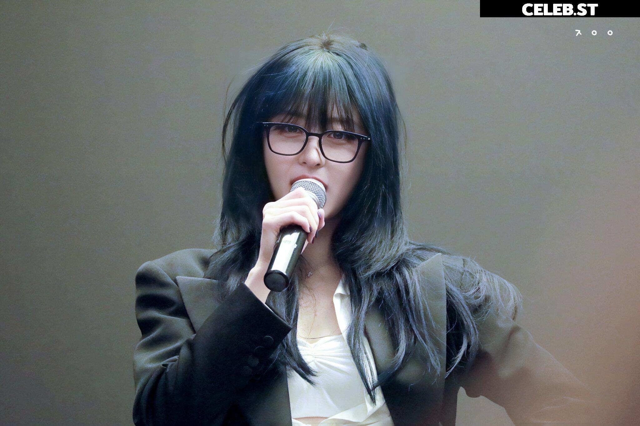 Huh Yunjin 허윤진 | LESSERAFIM Image 22956365